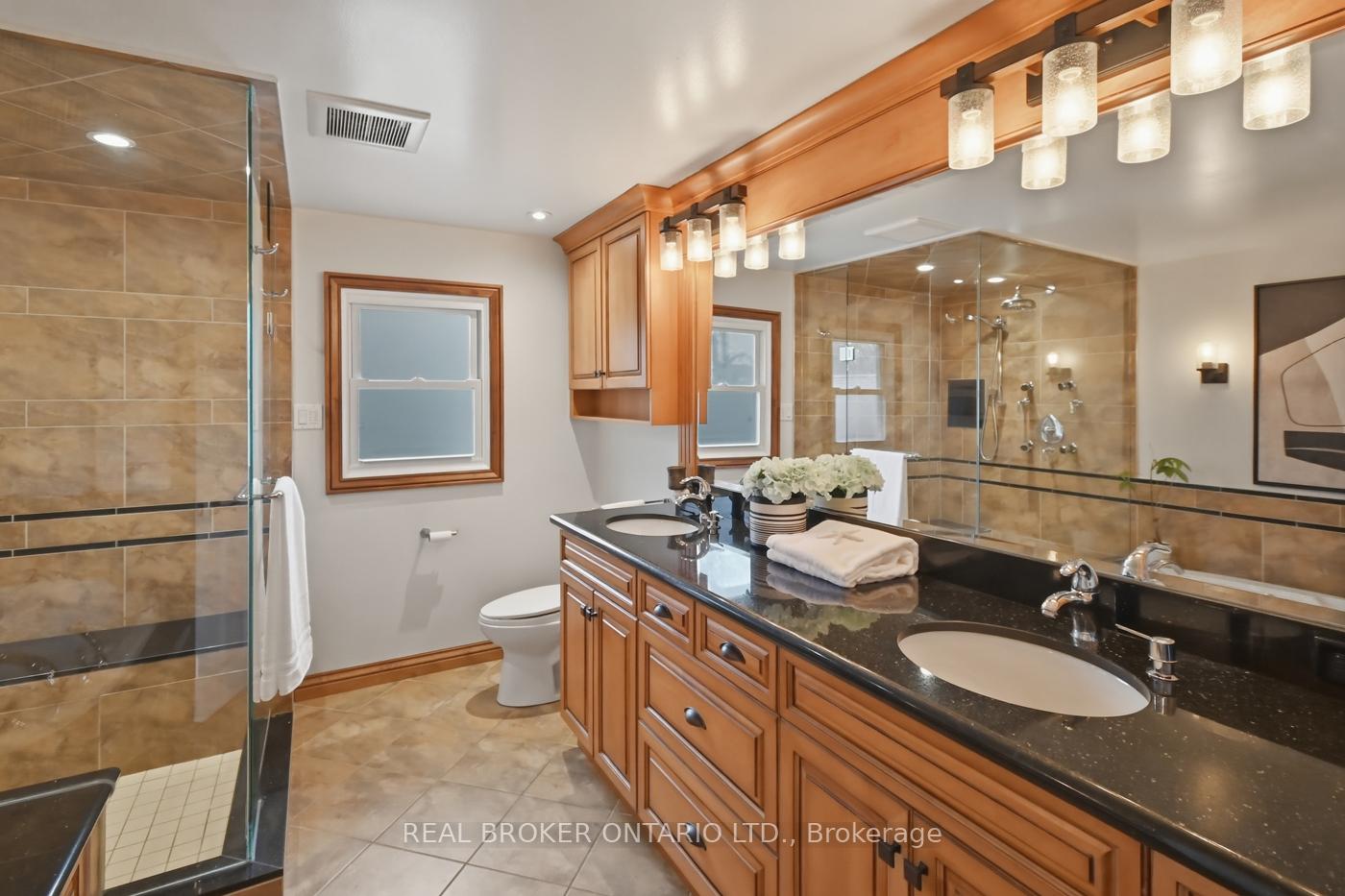 Photo 21 of 25 Victor Boulevard, St. Catharines, Glendale/Glenridge — HOMEH