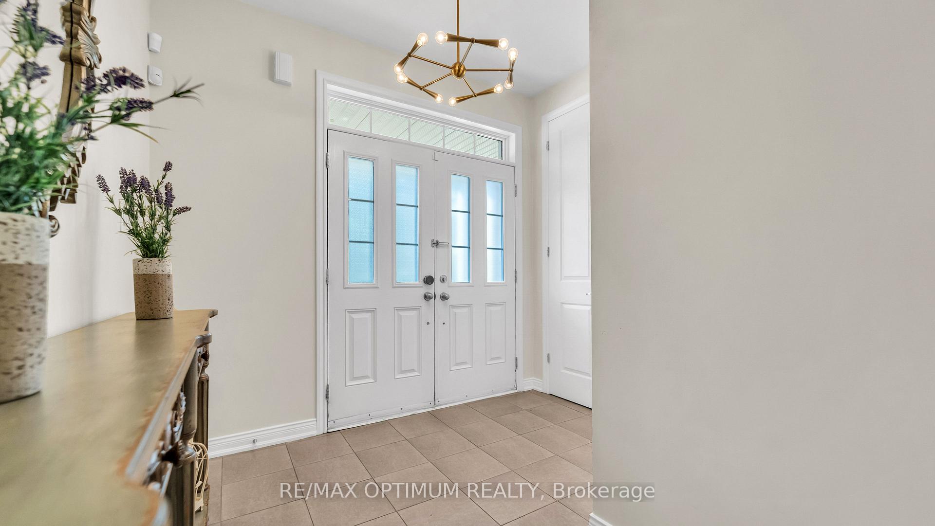 Photo 4 of 37 Island Grove, Brampton, Credit Valley — HOMEH