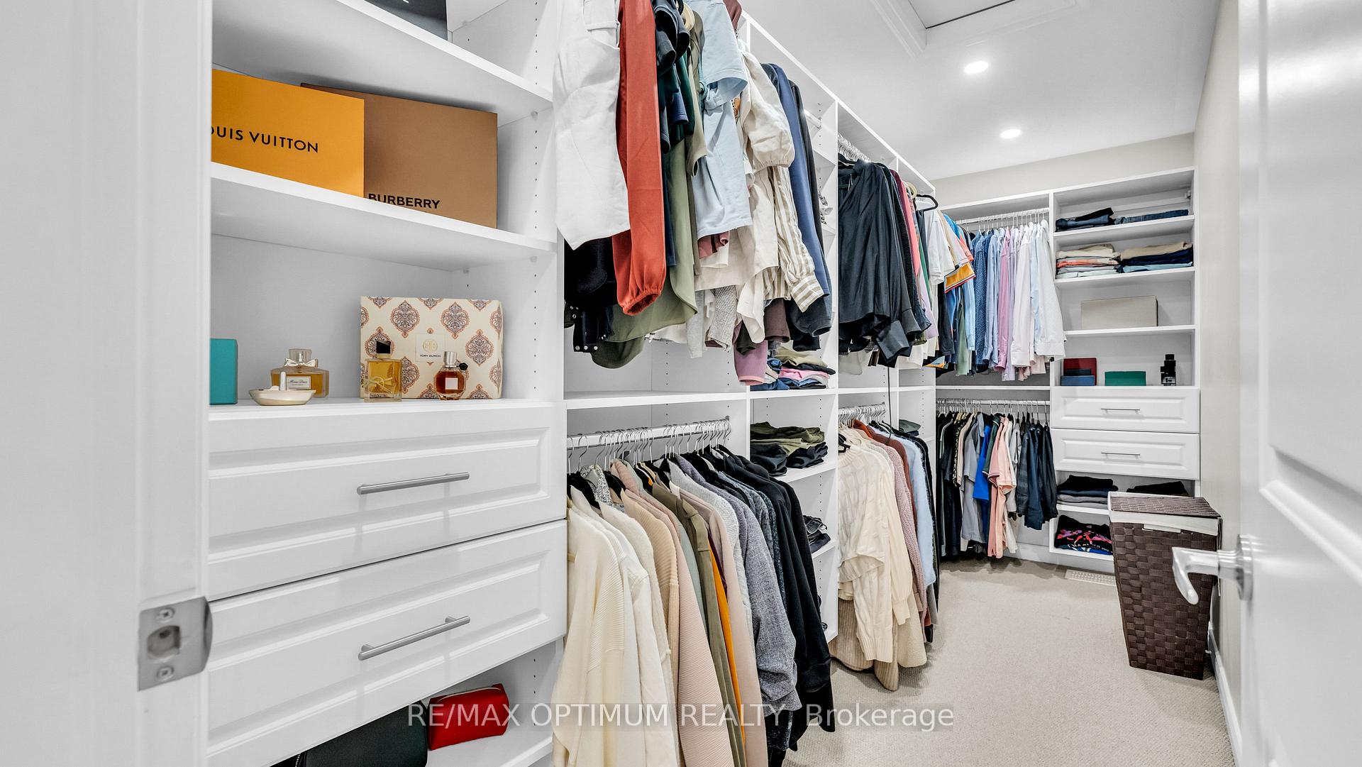 Photo 26 of 37 Island Grove, Brampton, Credit Valley — HOMEH