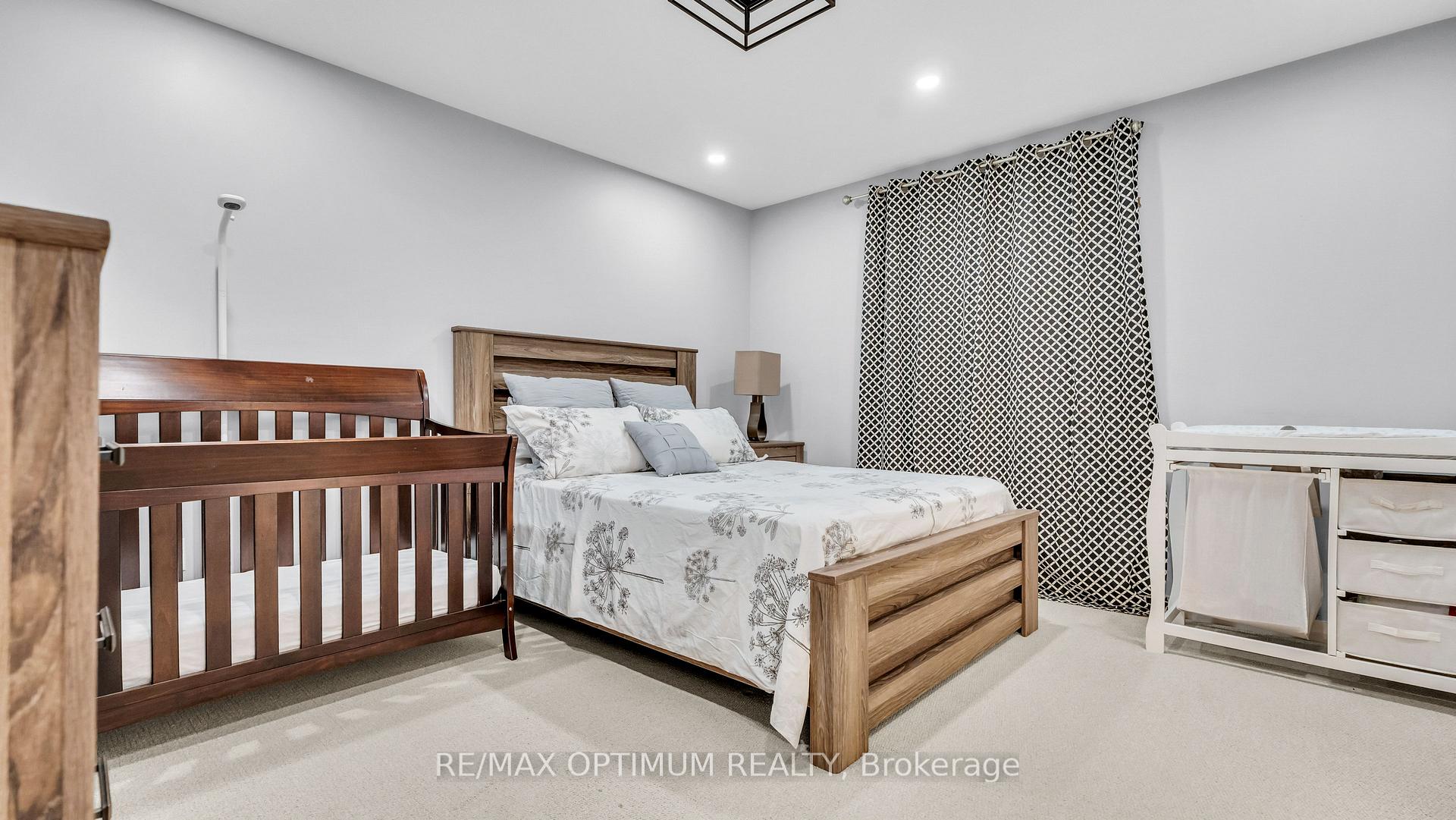 Photo 27 of 37 Island Grove, Brampton, Credit Valley — HOMEH
