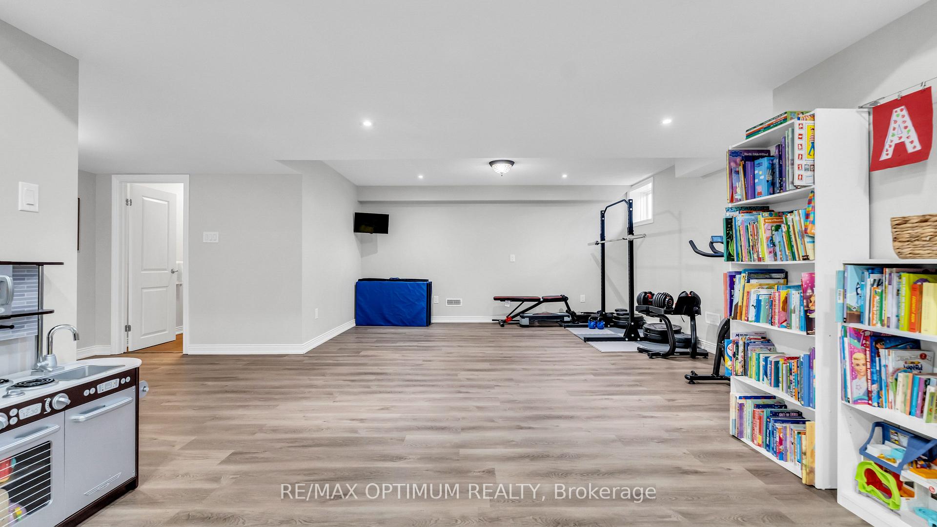 Photo 43 of 37 Island Grove, Brampton, Credit Valley — HOMEH