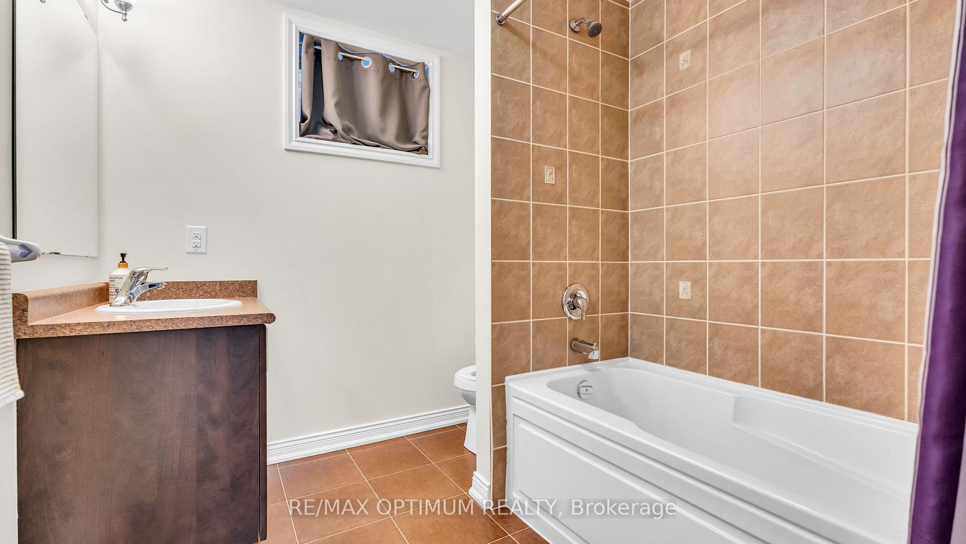 Photo 45 of 37 Island Grove, Brampton, Credit Valley — HOMEH