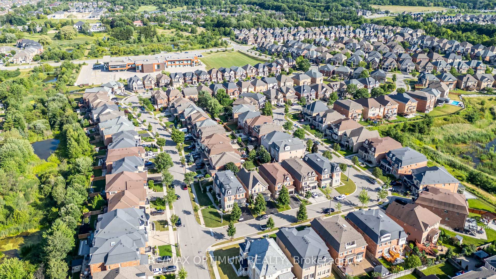 Photo 48 of 37 Island Grove, Brampton, Credit Valley — HOMEH
