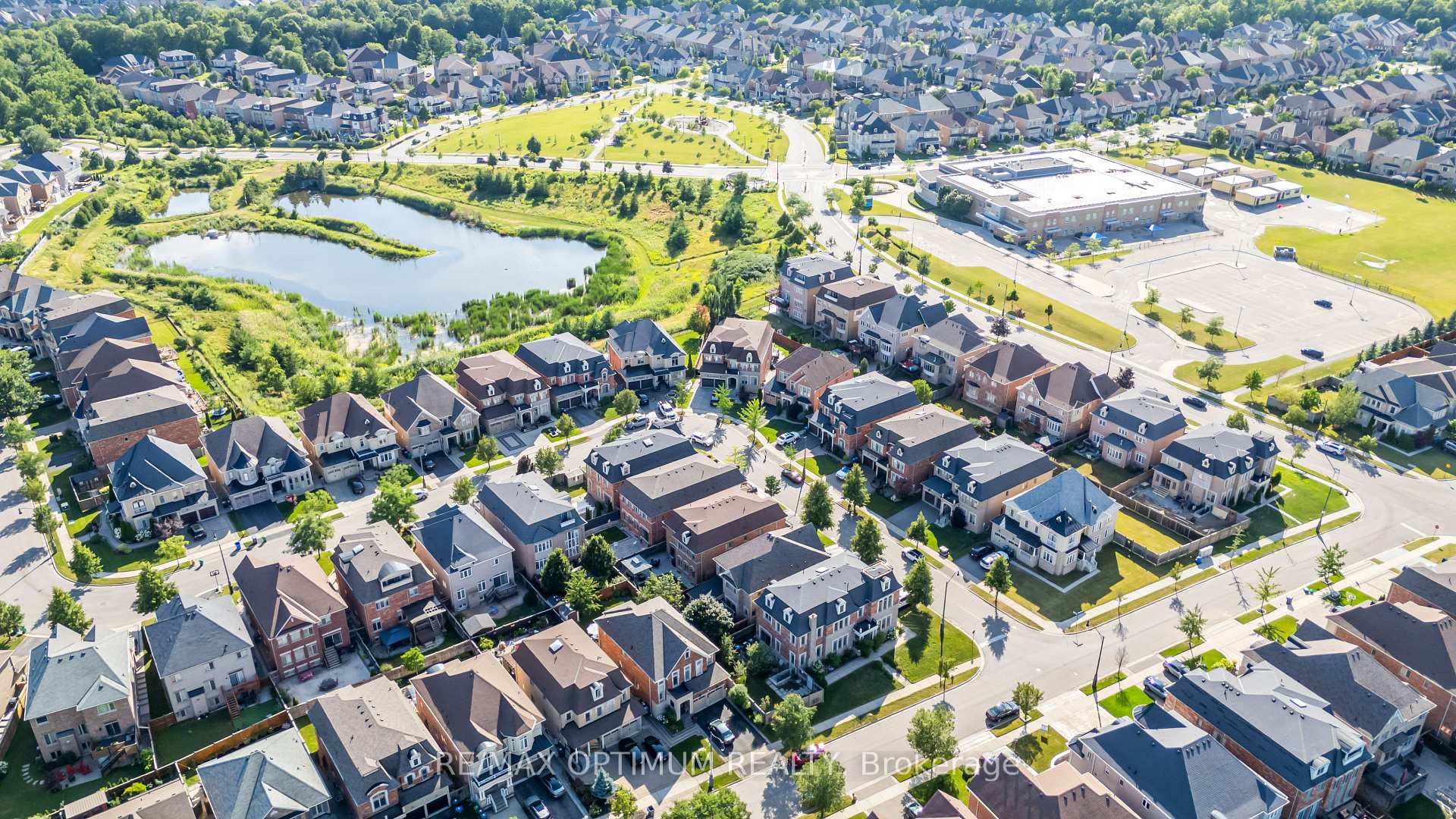 Photo 49 of 37 Island Grove, Brampton, Credit Valley — HOMEH