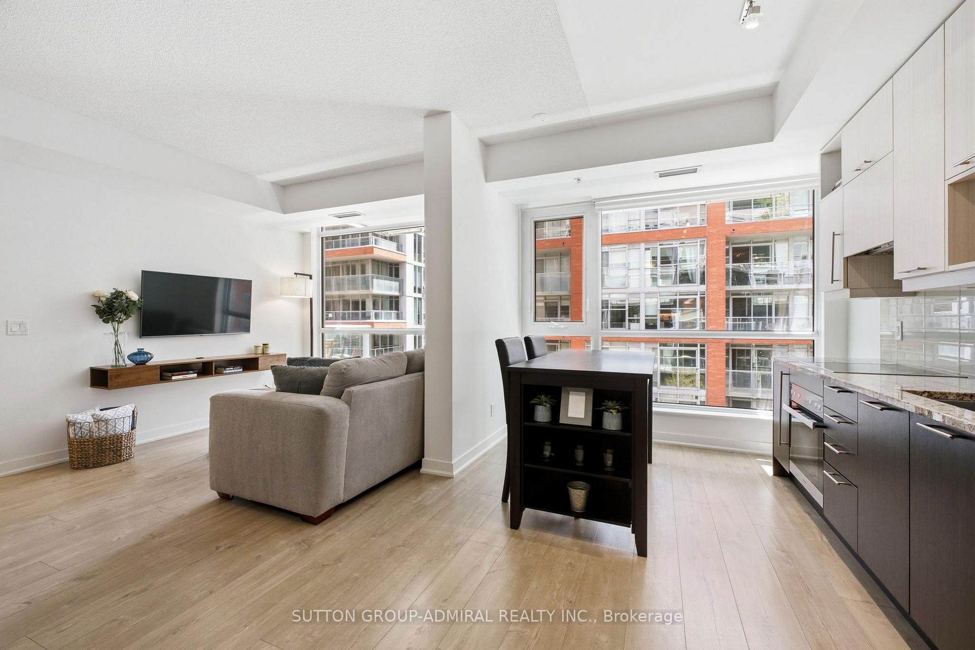 Photo 4 of Unit 312, 30 Nelson Street, Toronto, Waterfront Communities — HOMEH
