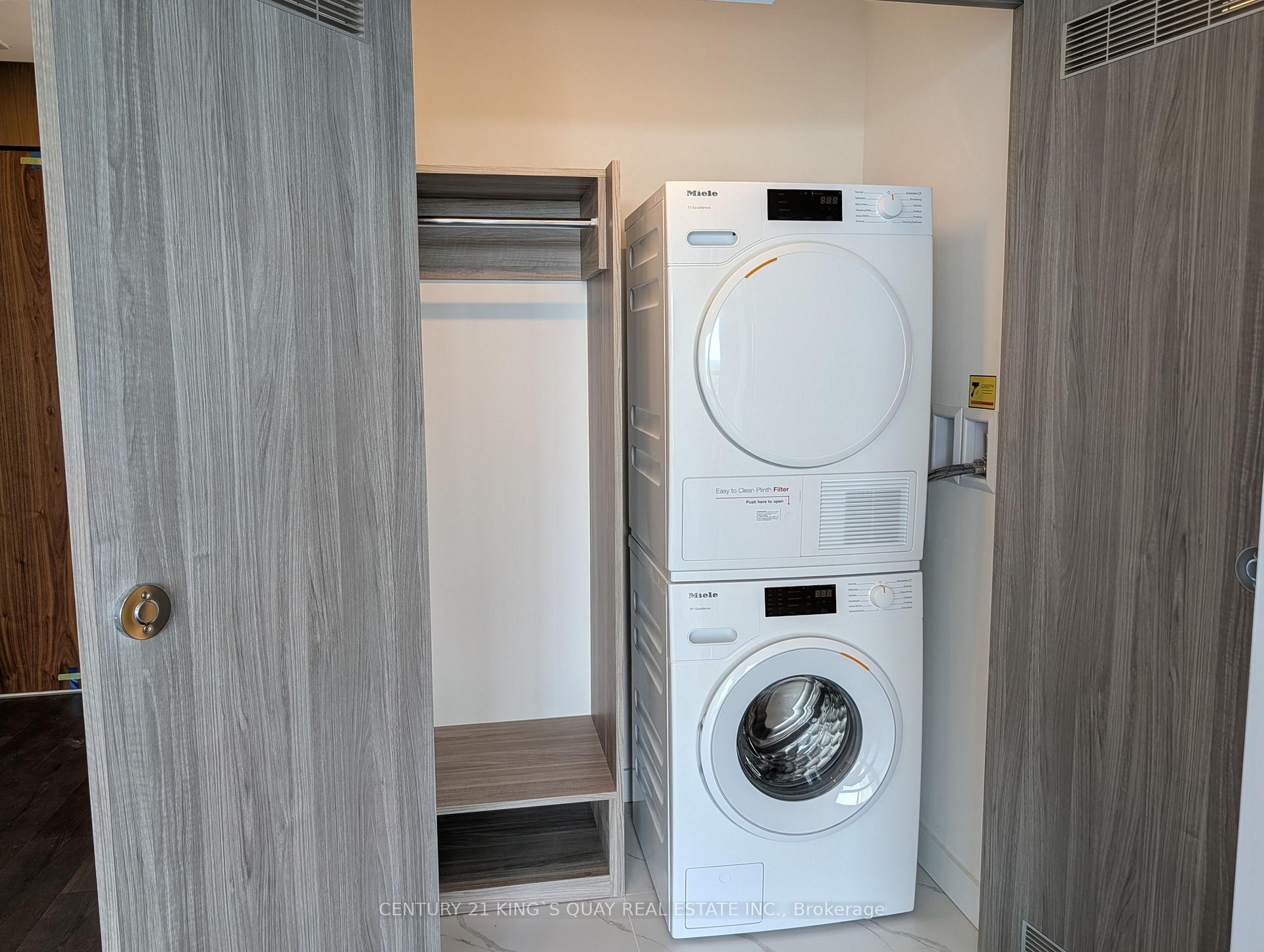 Photo 2 of Unit 1809, 68 Esther Shiner Boulevard, North York, Bayview Village — HOMEH
