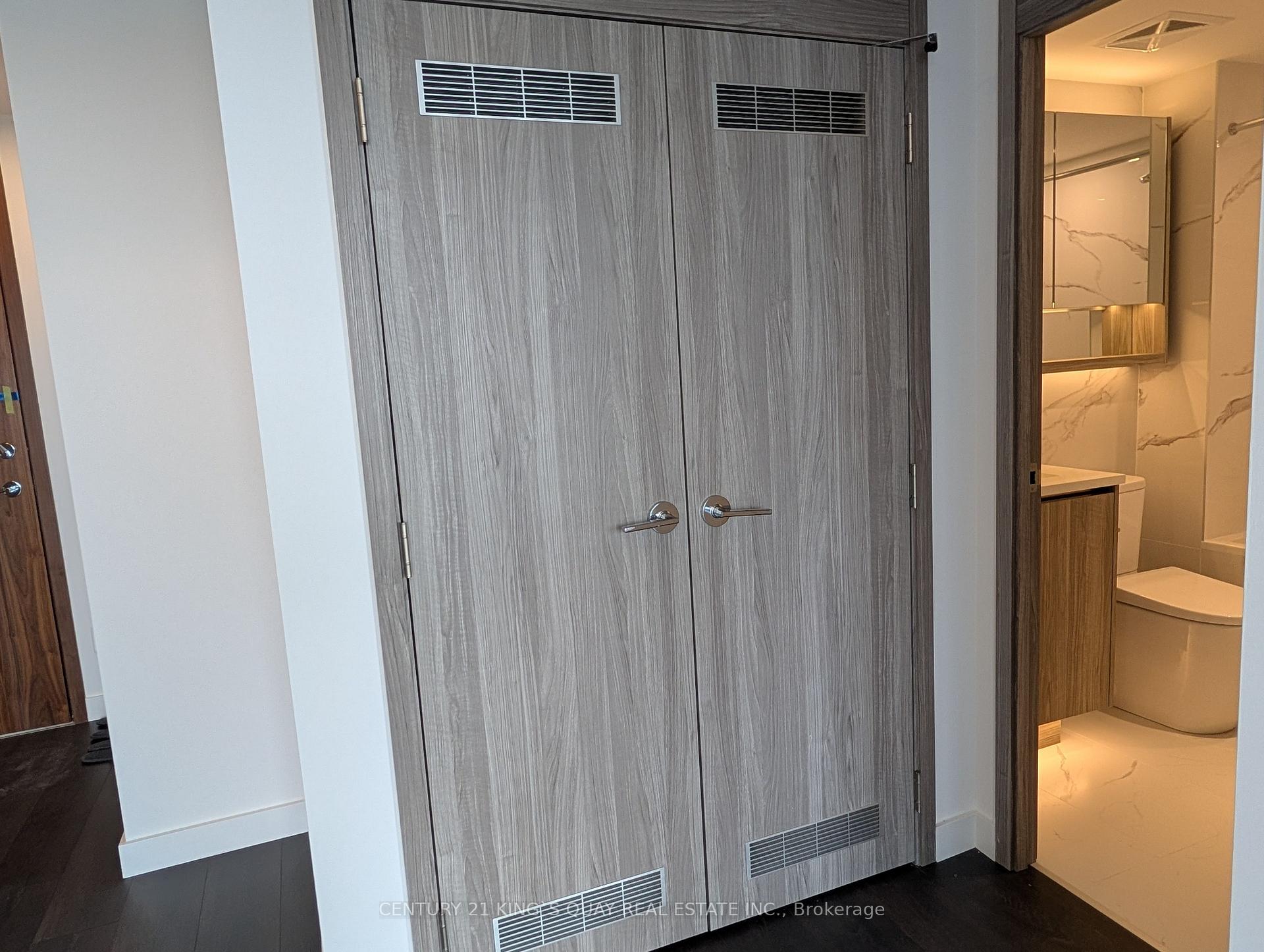 Photo 3 of Unit 1809, 68 Esther Shiner Boulevard, North York, Bayview Village — HOMEH