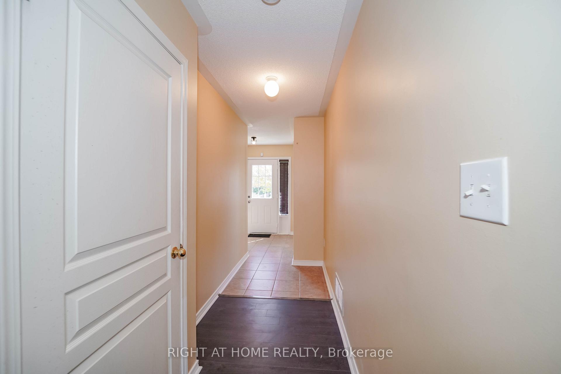 Photo 13 of 48 Curran Hall Crescent, Scarborough, Morningside — HOMEH