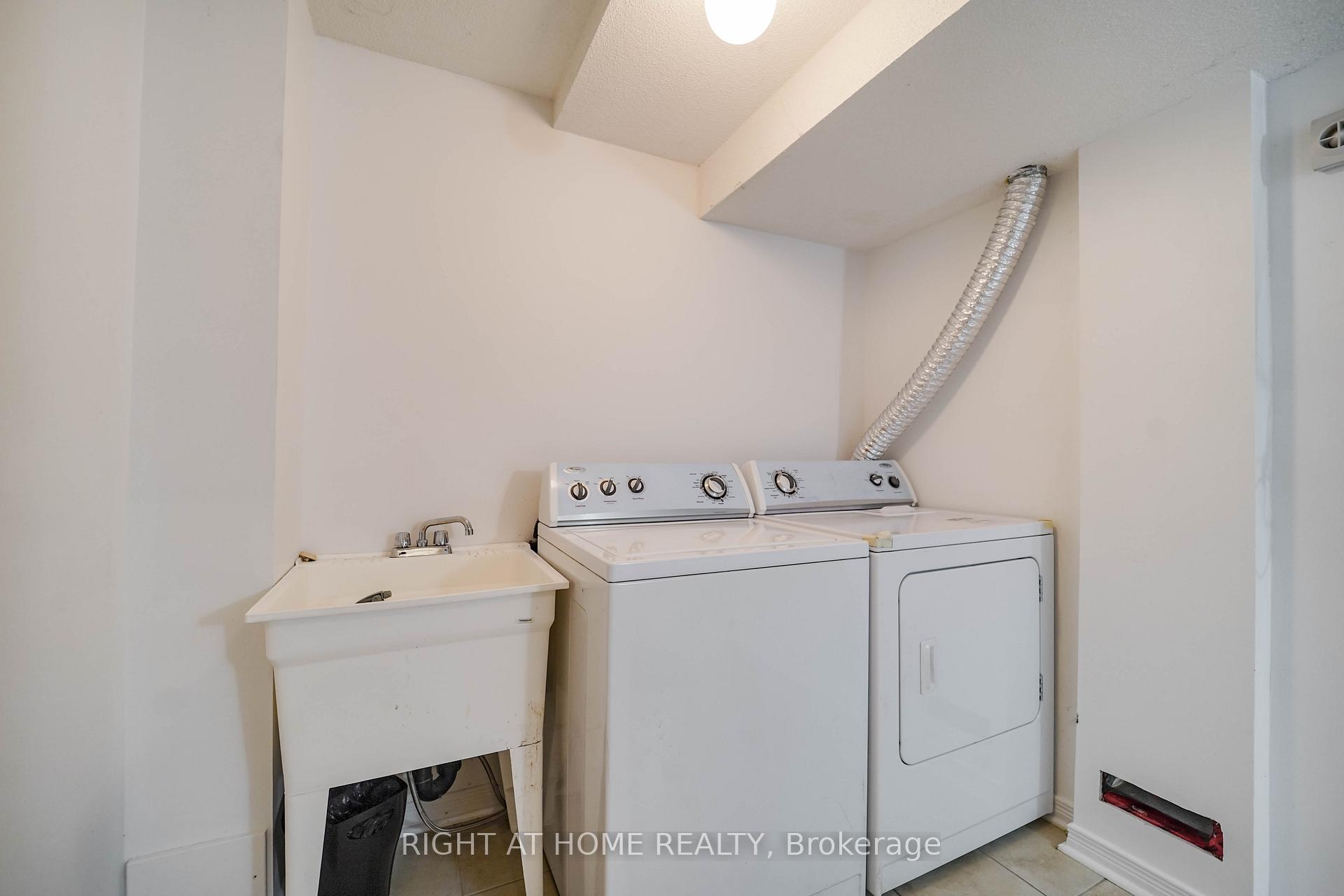 Photo 14 of 48 Curran Hall Crescent, Scarborough, Morningside — HOMEH