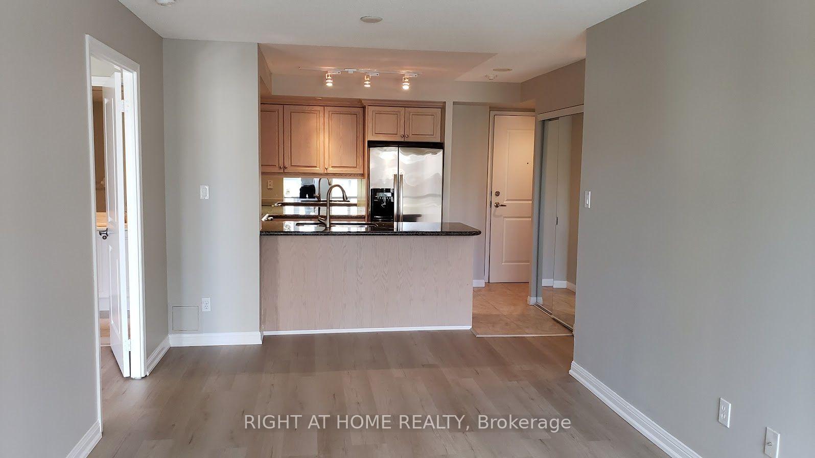 Photo 9 of Unit 327, 900 Mount Pleasant Road, Toronto, Mount Pleasant West — HOMEH