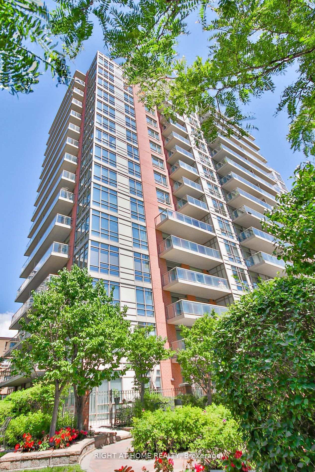 Photo 23 of Unit 327, 900 Mount Pleasant Road, Toronto, Mount Pleasant West — HOMEH