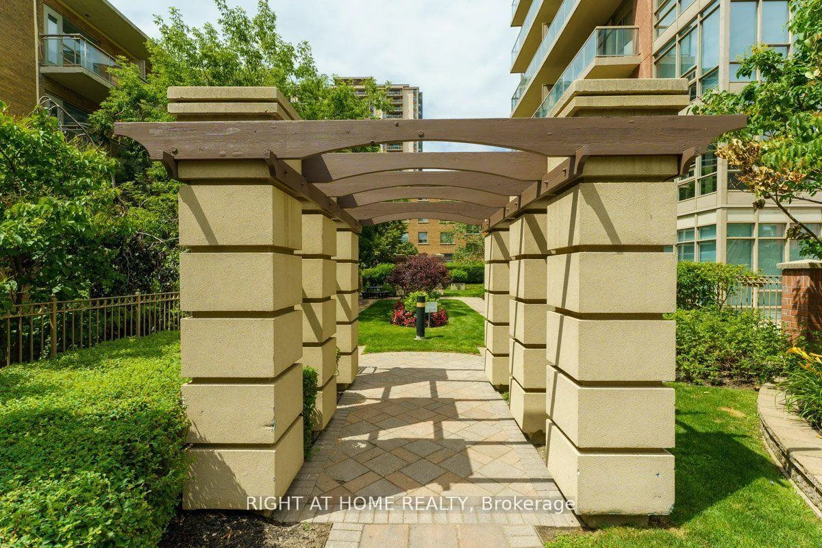 Photo 27 of Unit 327, 900 Mount Pleasant Road, Toronto, Mount Pleasant West — HOMEH