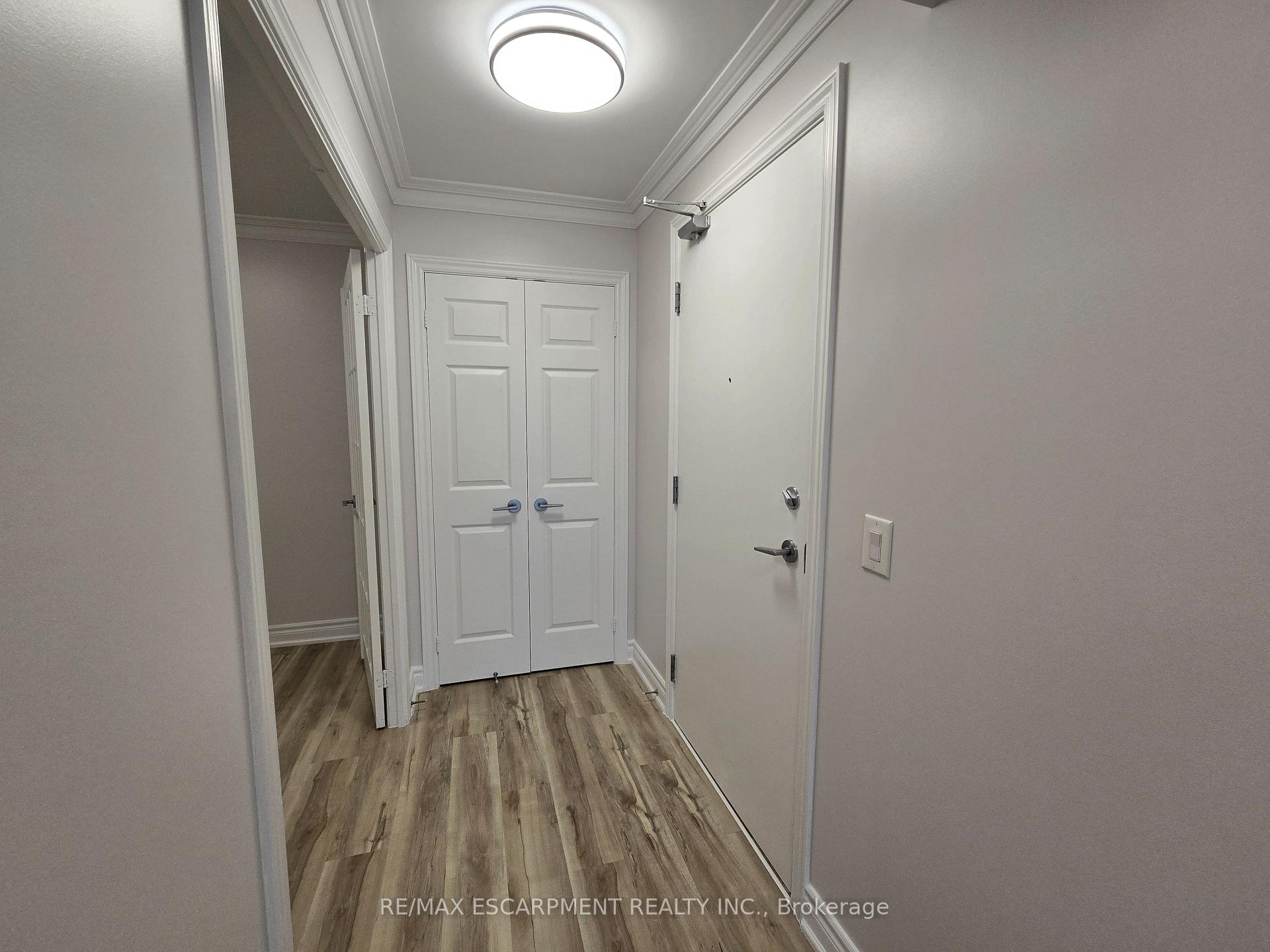 Photo 4 of Unit 612, 2391 Central Park Drive, Oakville, River Oaks — HOMEH