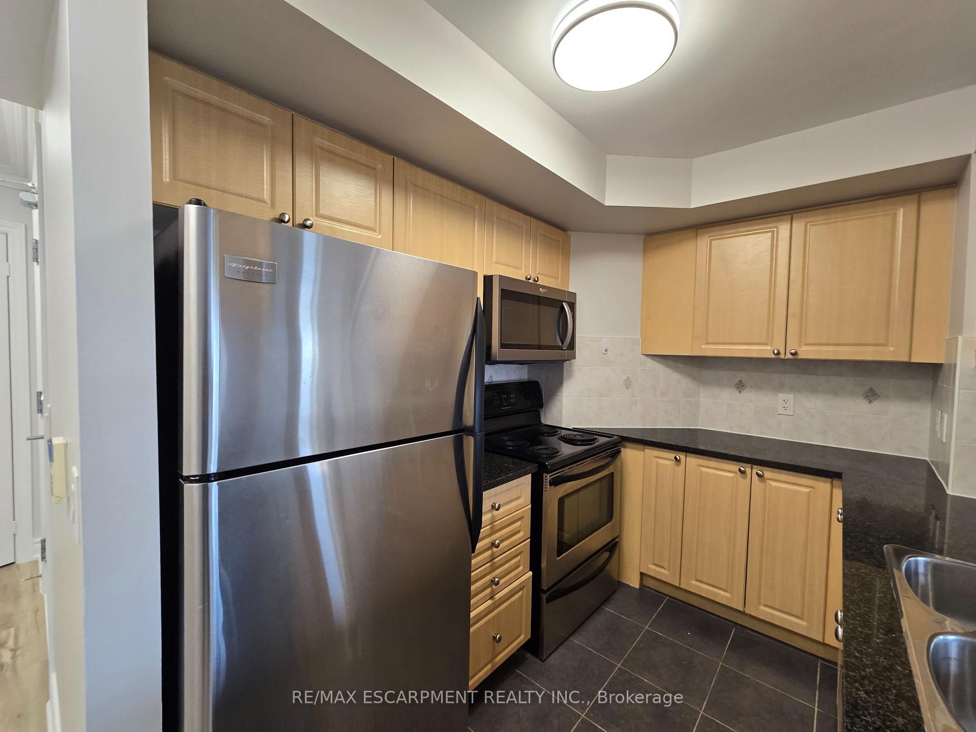 Photo 5 of Unit 612, 2391 Central Park Drive, Oakville, River Oaks — HOMEH