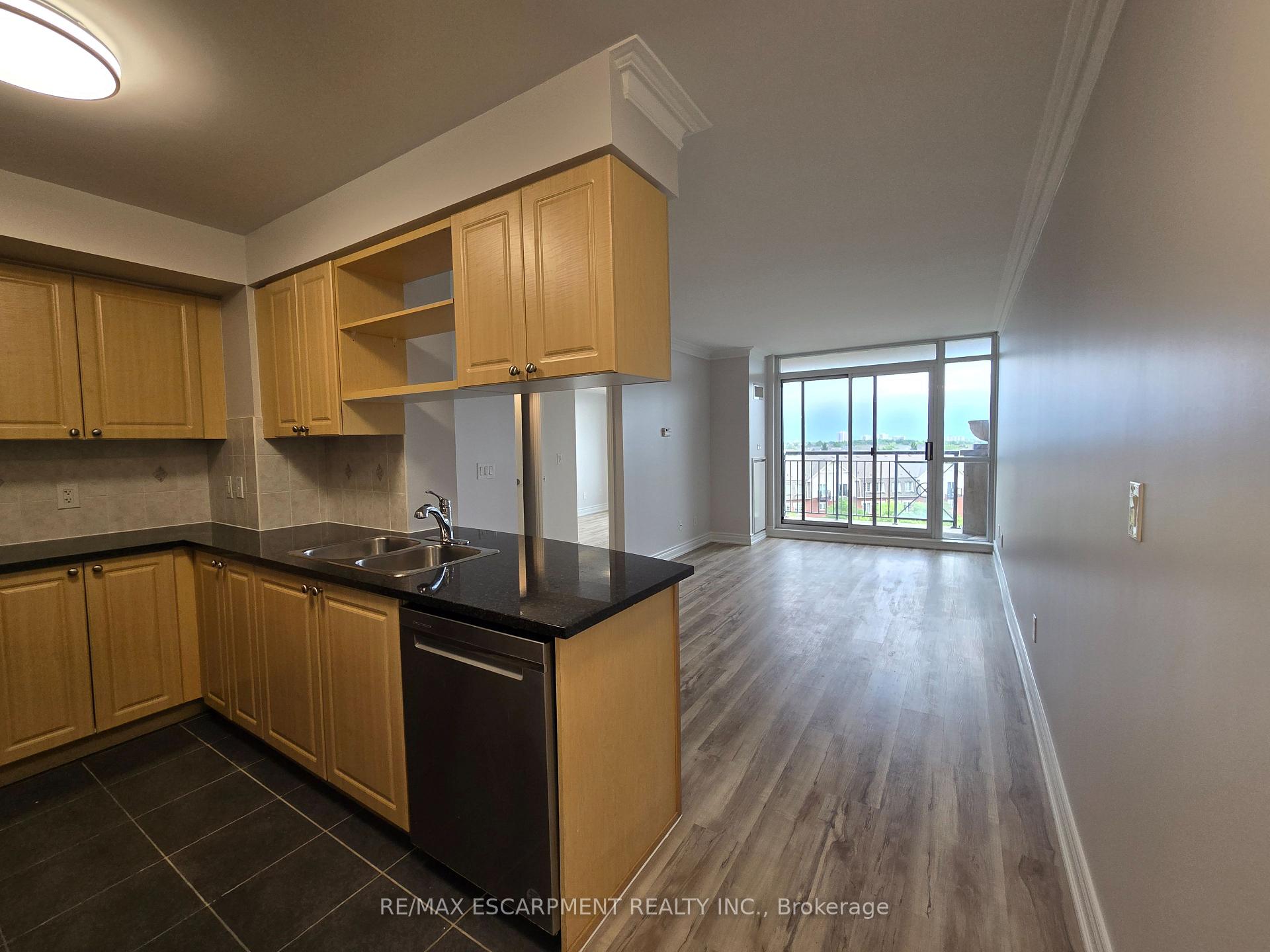 Photo 6 of Unit 612, 2391 Central Park Drive, Oakville, River Oaks — HOMEH