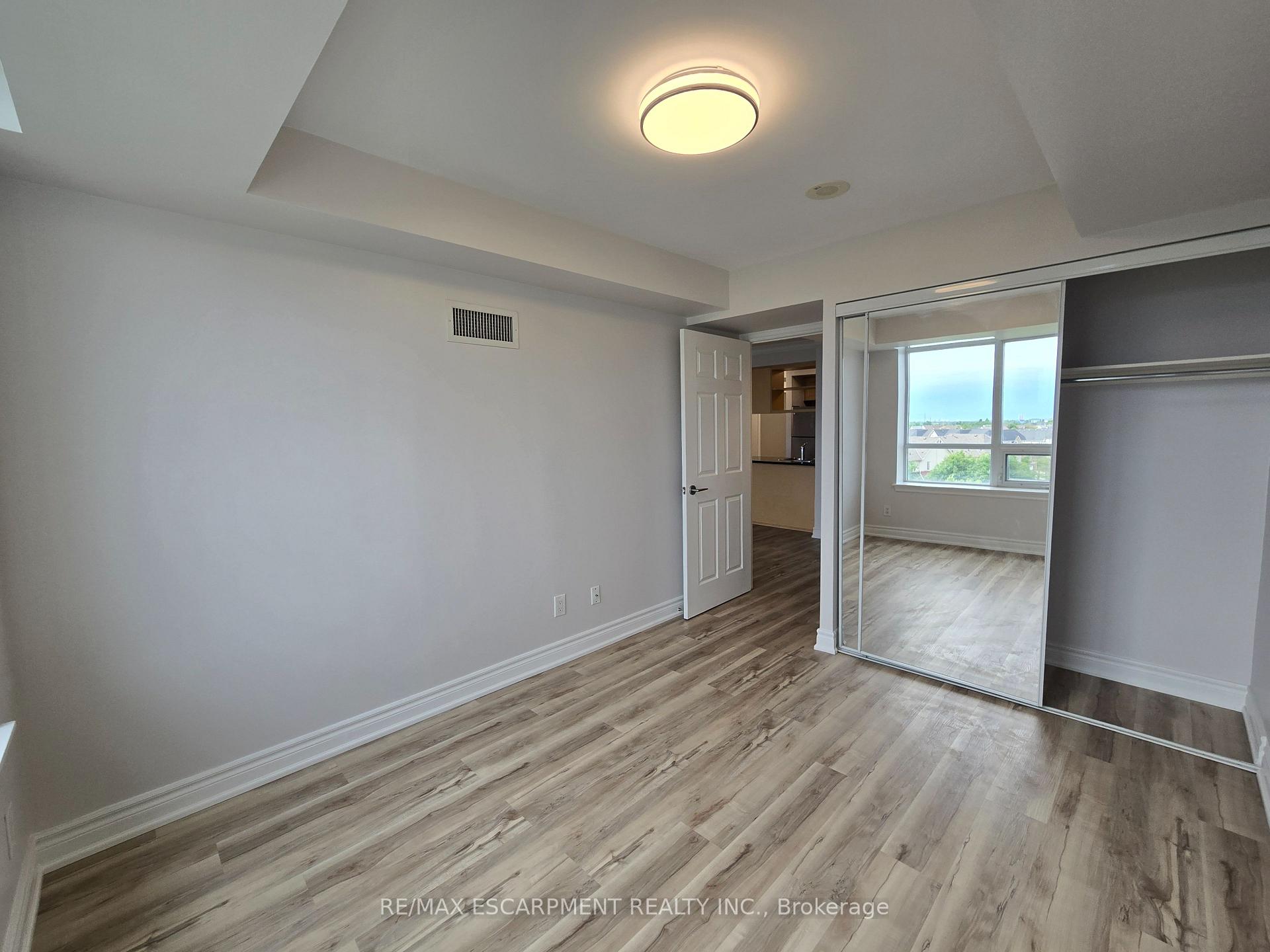 Photo 12 of Unit 612, 2391 Central Park Drive, Oakville, River Oaks — HOMEH