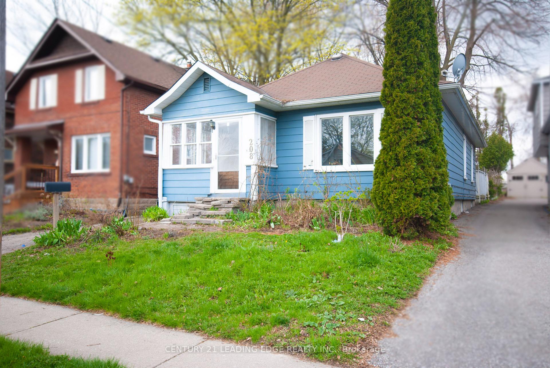 Photo 2 of 208 Oshawa Boulevard N, Oshawa, O'Neill — HOMEH