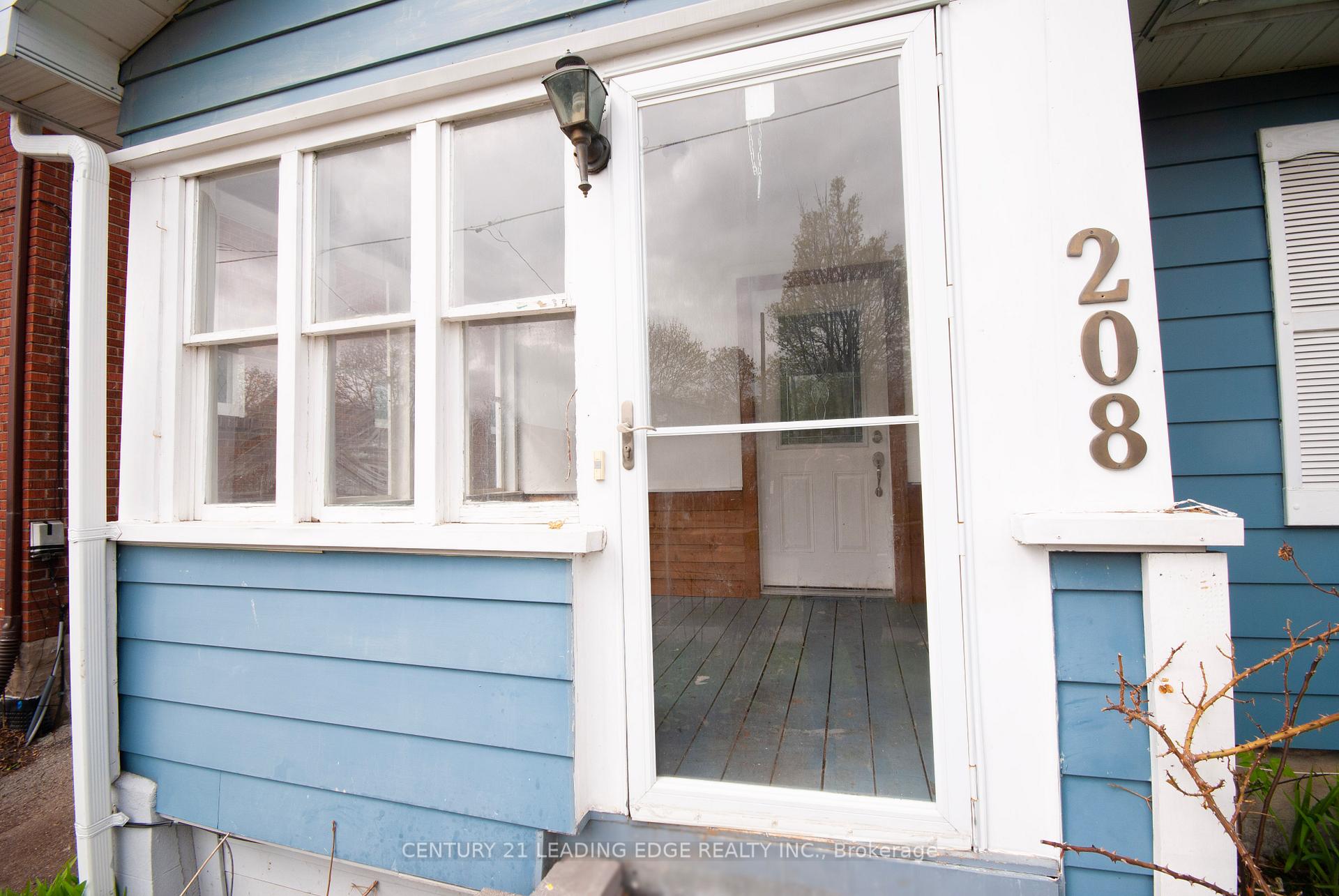 Photo 5 of 208 Oshawa Boulevard N, Oshawa, O'Neill — HOMEH