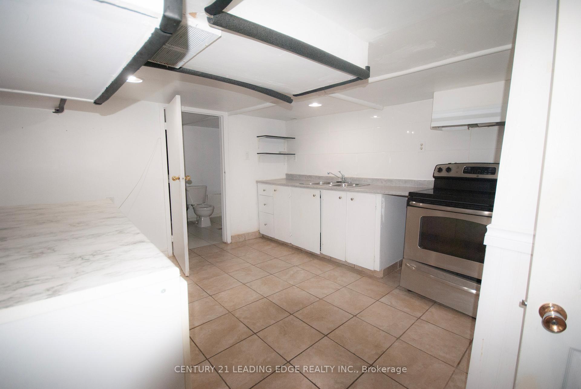 Photo 10 of 208 Oshawa Boulevard N, Oshawa, O'Neill — HOMEH