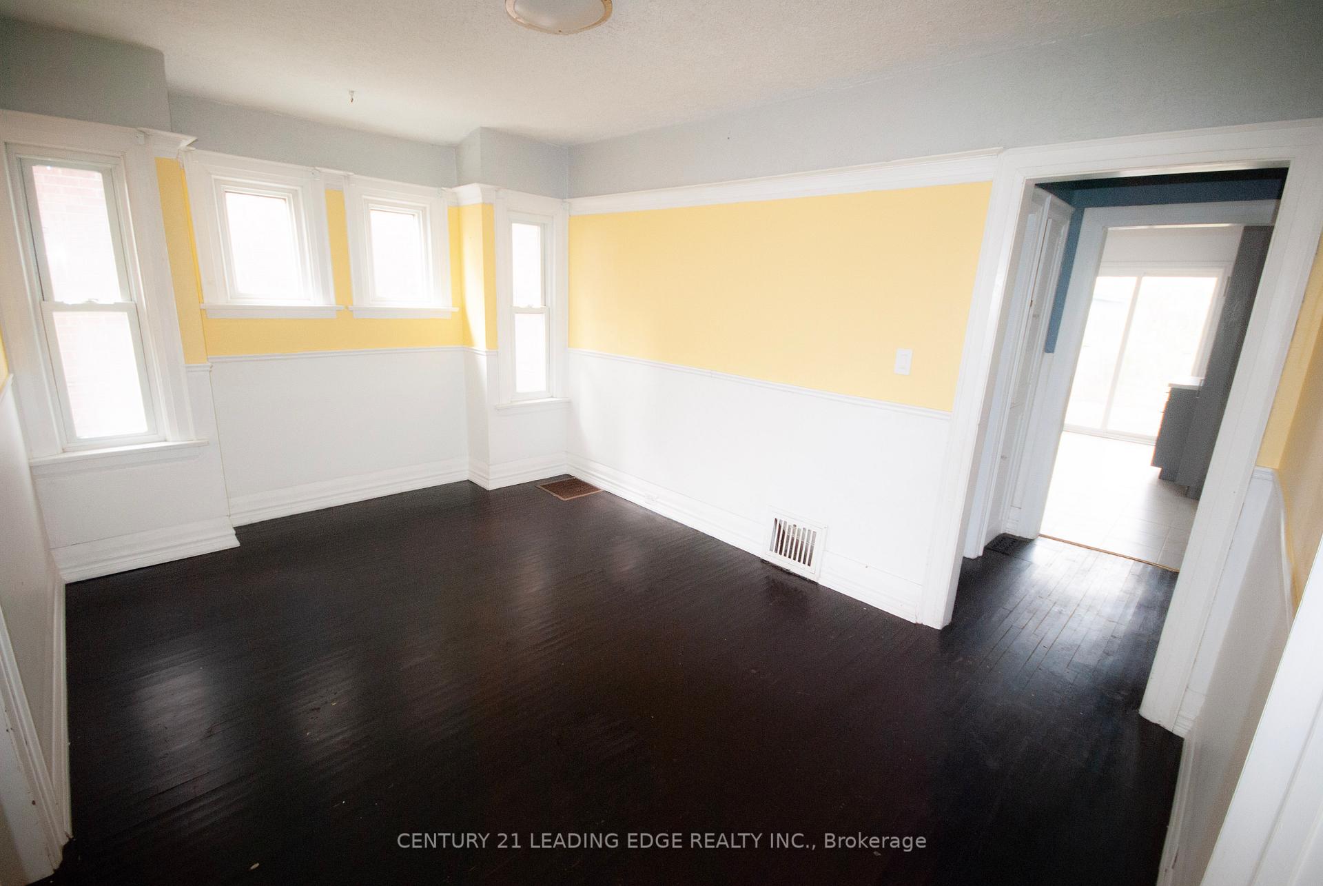 Photo 12 of 208 Oshawa Boulevard N, Oshawa, O'Neill — HOMEH