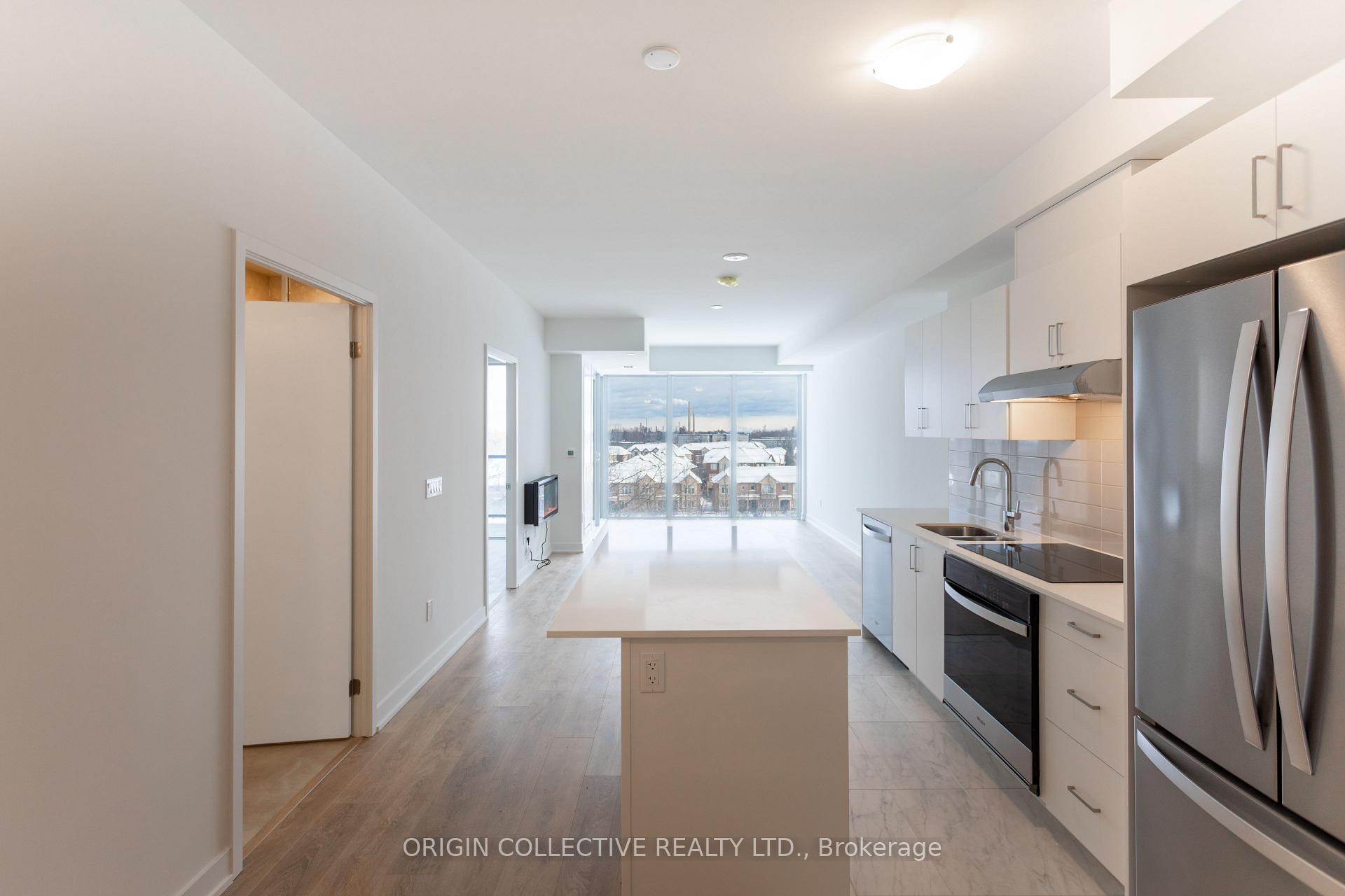 Photo 4 of Unit 605, 1035 Southdown Road, Mississauga, Clarkson — HOMEH