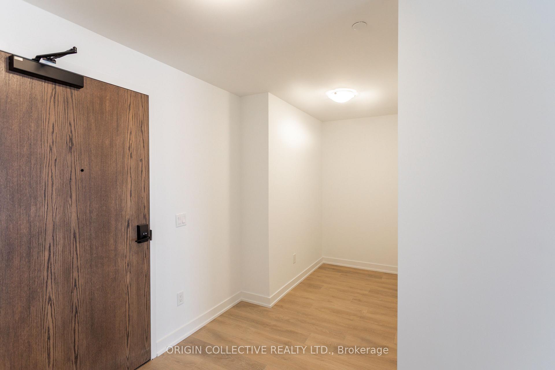Photo 8 of Unit 605, 1035 Southdown Road, Mississauga, Clarkson — HOMEH