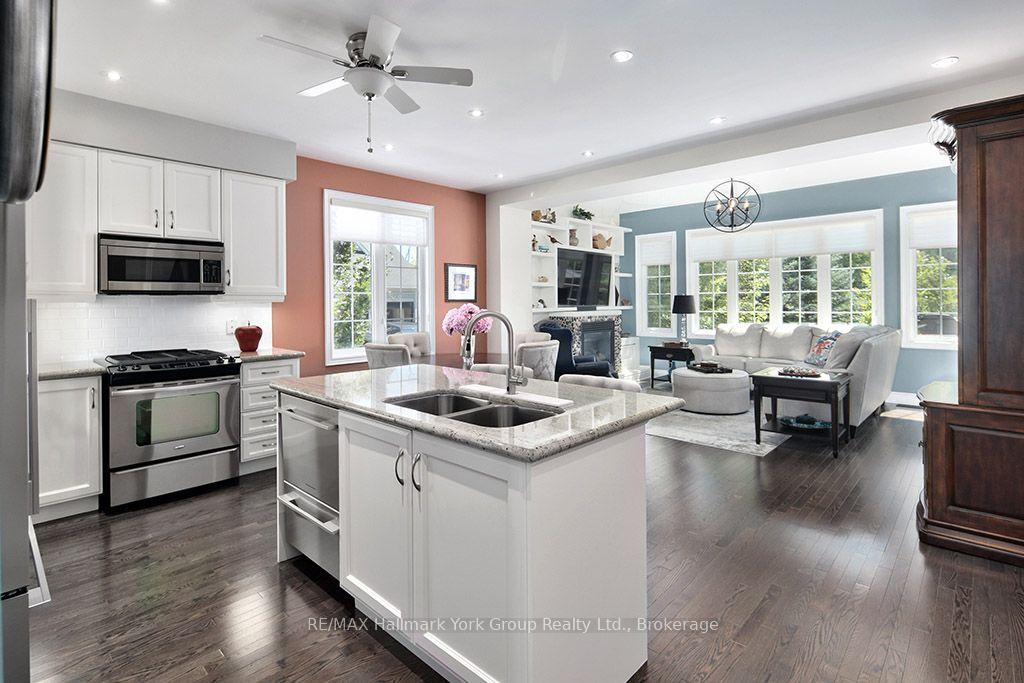 Photo 11 of 46 Starboard Circle, Wasaga Beach — HOMEH