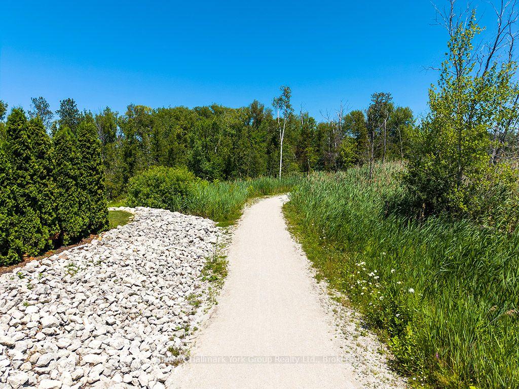 Photo 25 of 46 Starboard Circle, Wasaga Beach — HOMEH