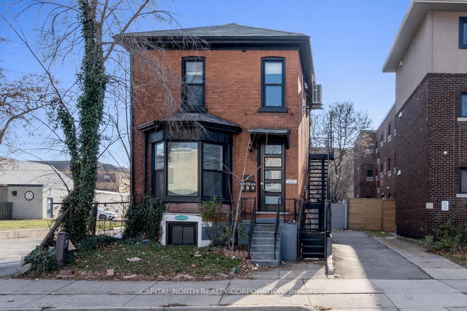 Photo 2 of Unit 3, 556 King Street E, Hamilton, Landsdale — HOMEH