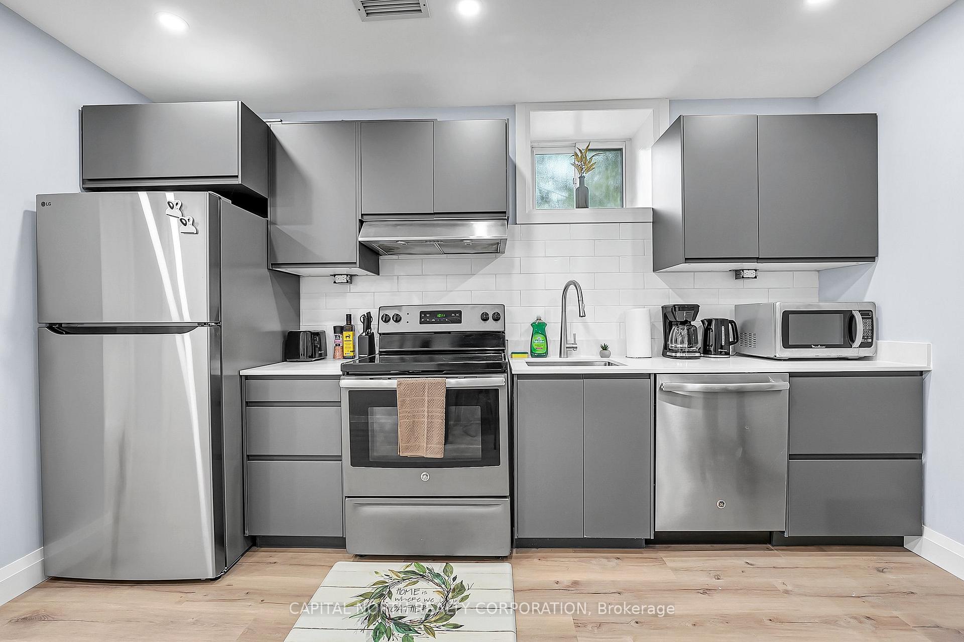 Photo 8 of Unit 3, 556 King Street E, Hamilton, Landsdale — HOMEH