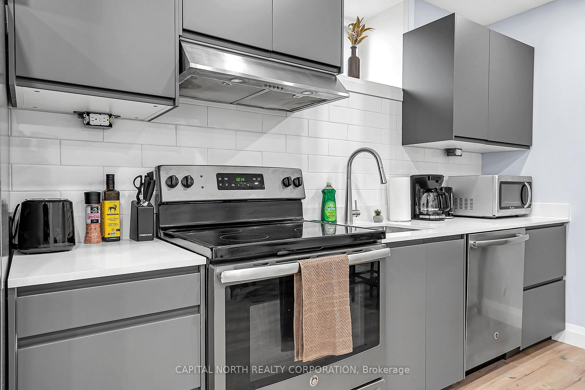 Photo 9 of Unit 3, 556 King Street E, Hamilton, Landsdale — HOMEH