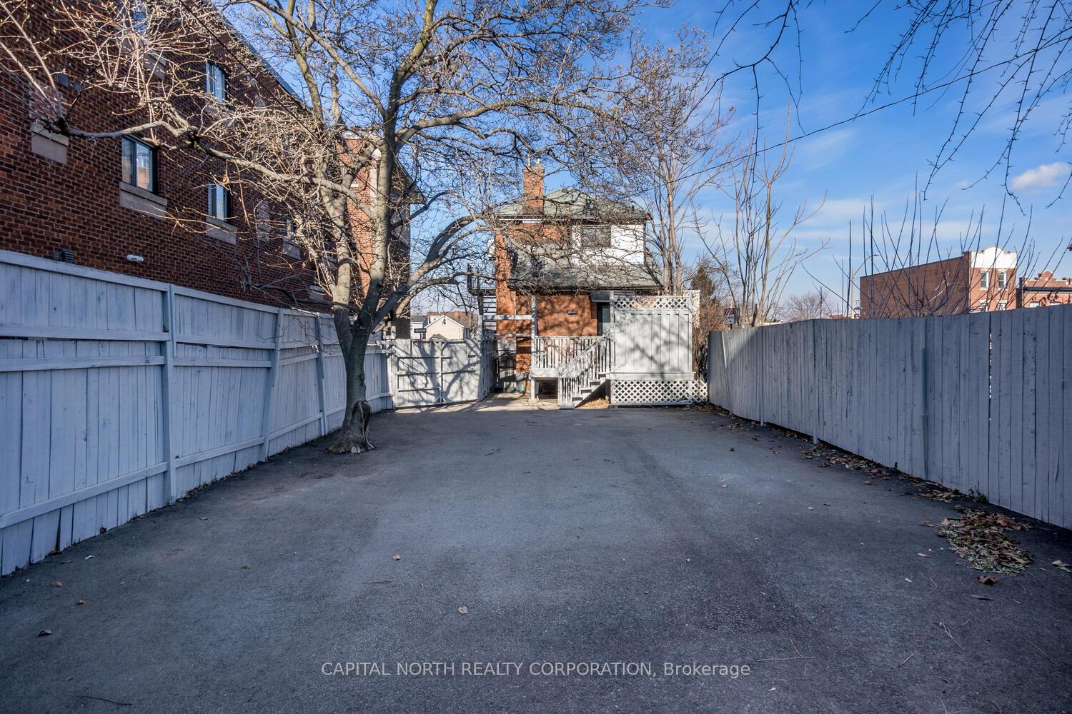 Photo 23 of Unit 3, 556 King Street E, Hamilton, Landsdale — HOMEH