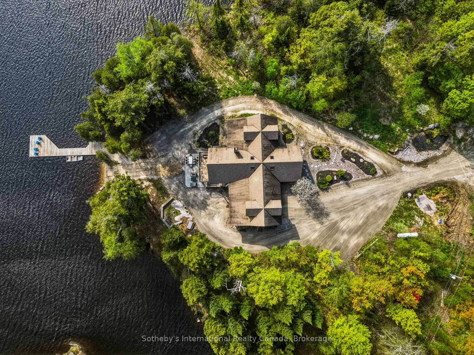 Photo 4 of 2889 Ahmic Lake Road, Magnetawan — HOMEH