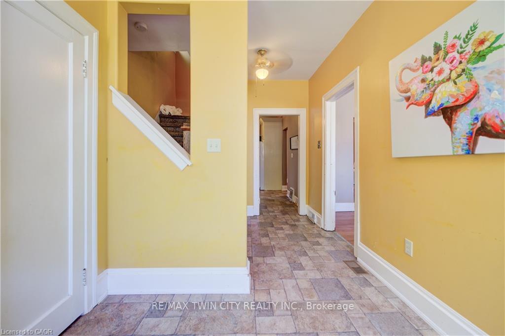 Photo 5 of 59 West Avenue, Kitchener, Cherry Hill — HOMEH