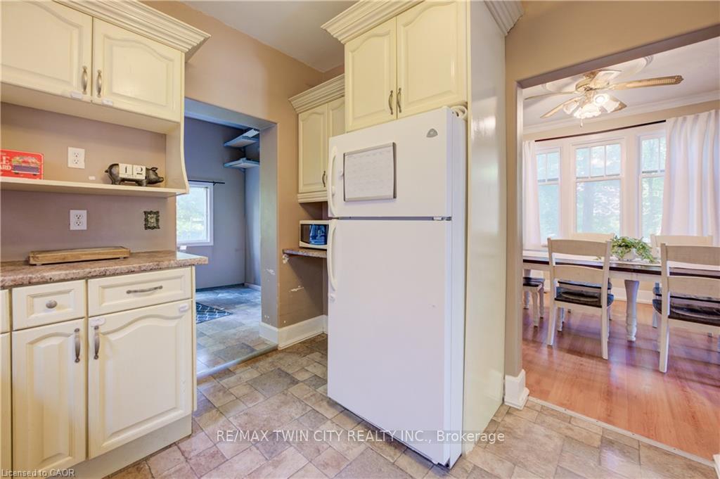 Photo 12 of 59 West Avenue, Kitchener, Cherry Hill — HOMEH