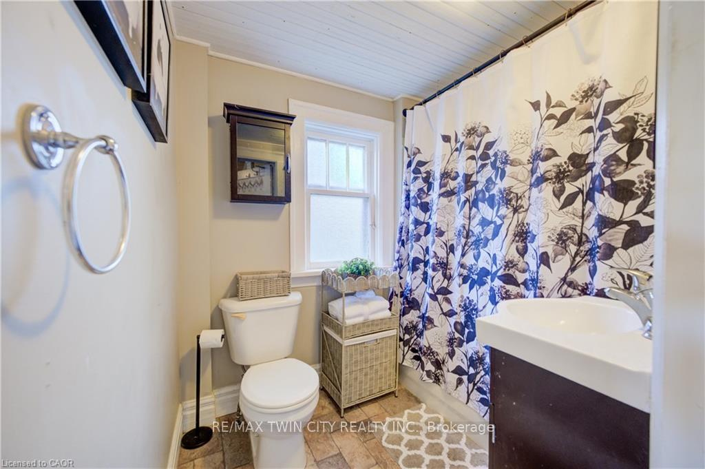 Photo 21 of 59 West Avenue, Kitchener, Cherry Hill — HOMEH