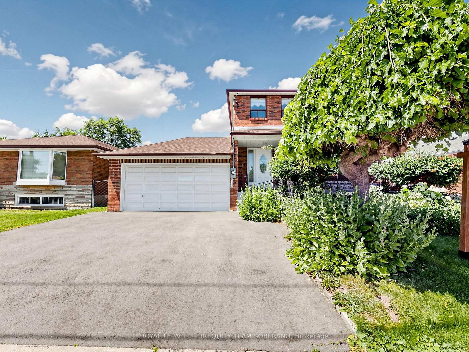 Photo 2 of 36 Lyon Heights Road, Scarborough, Bendale — HOMEH