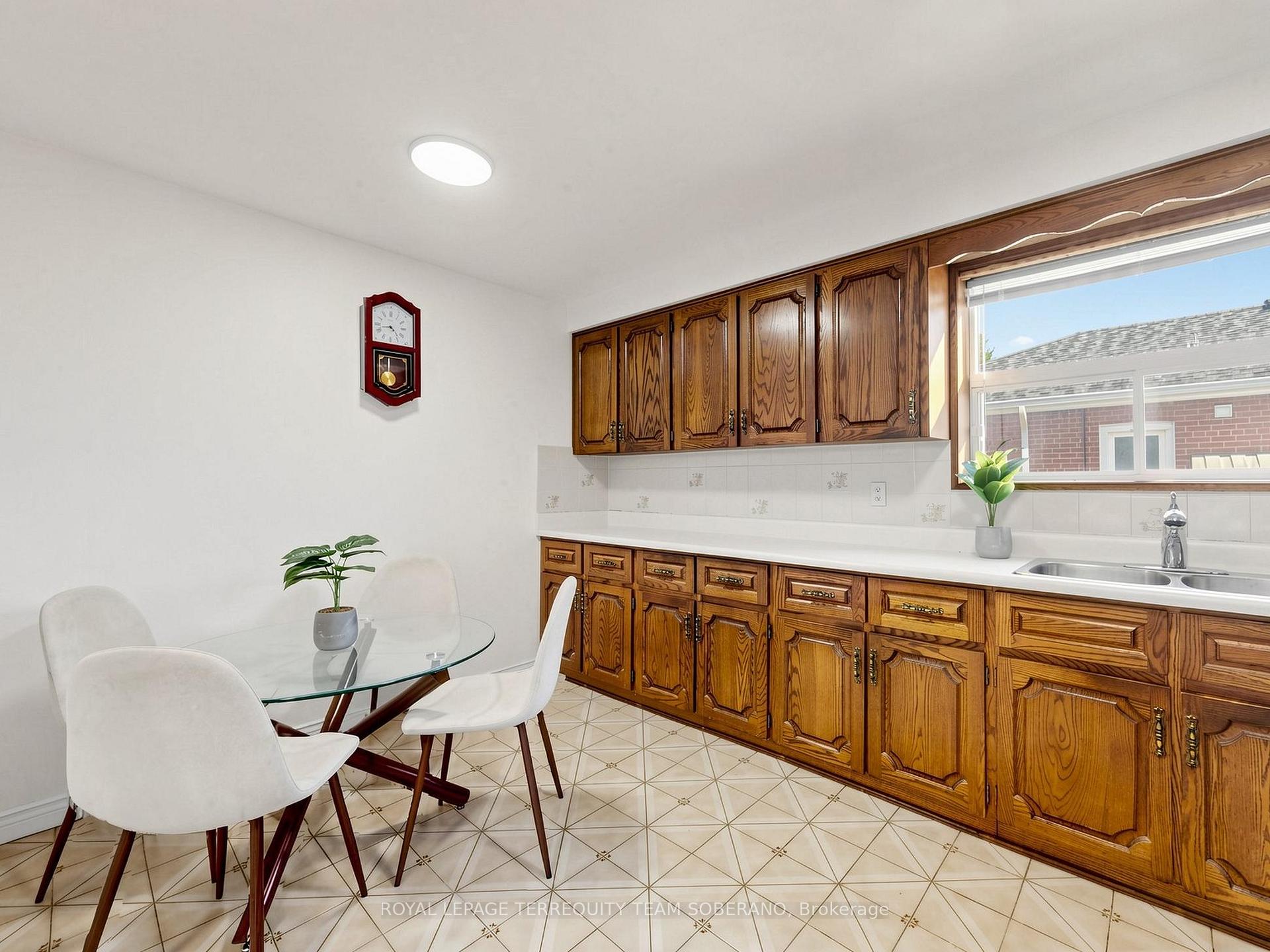 Photo 16 of 36 Lyon Heights Road, Scarborough, Bendale — HOMEH