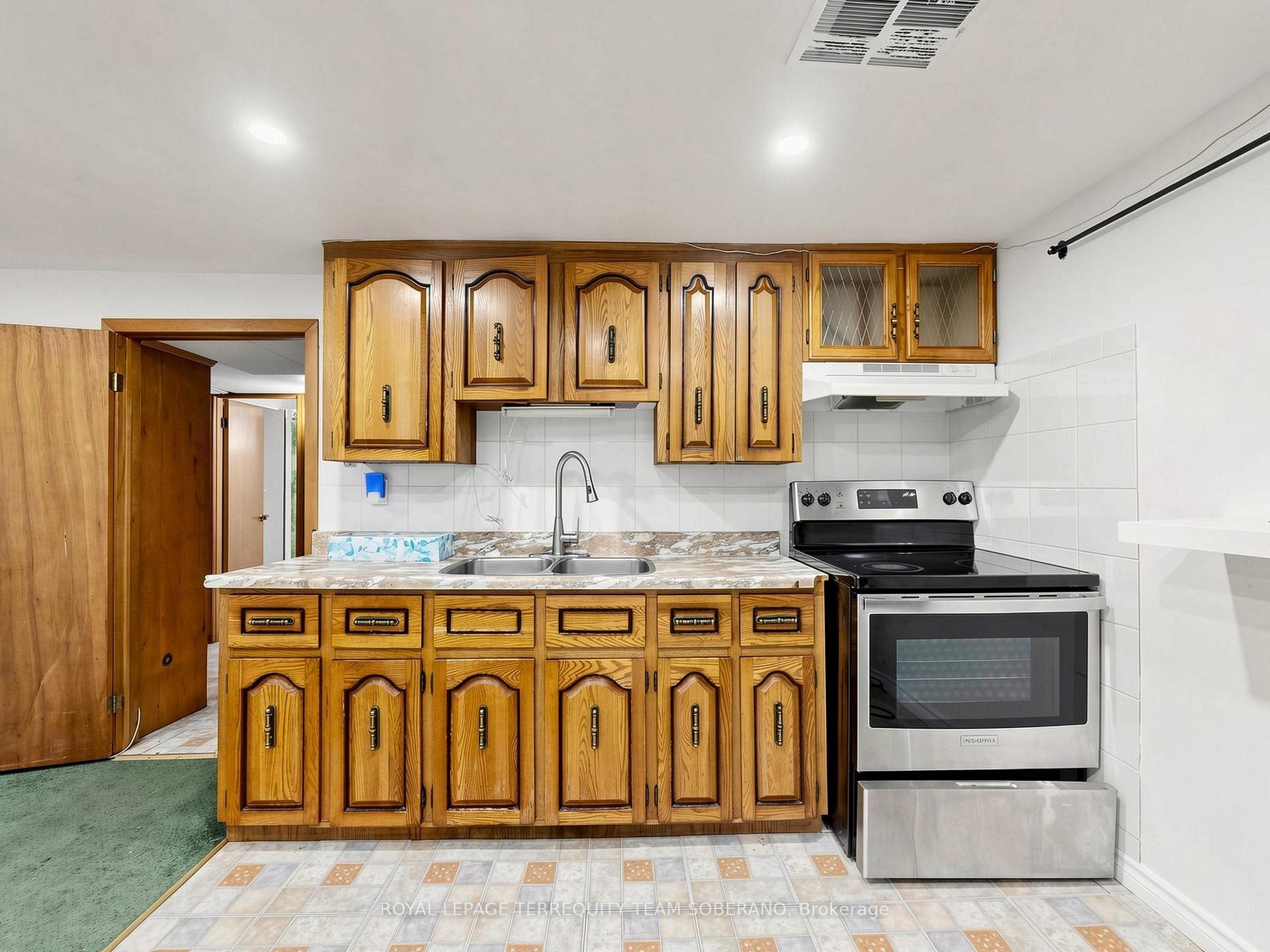 Photo 41 of 36 Lyon Heights Road, Scarborough, Bendale — HOMEH