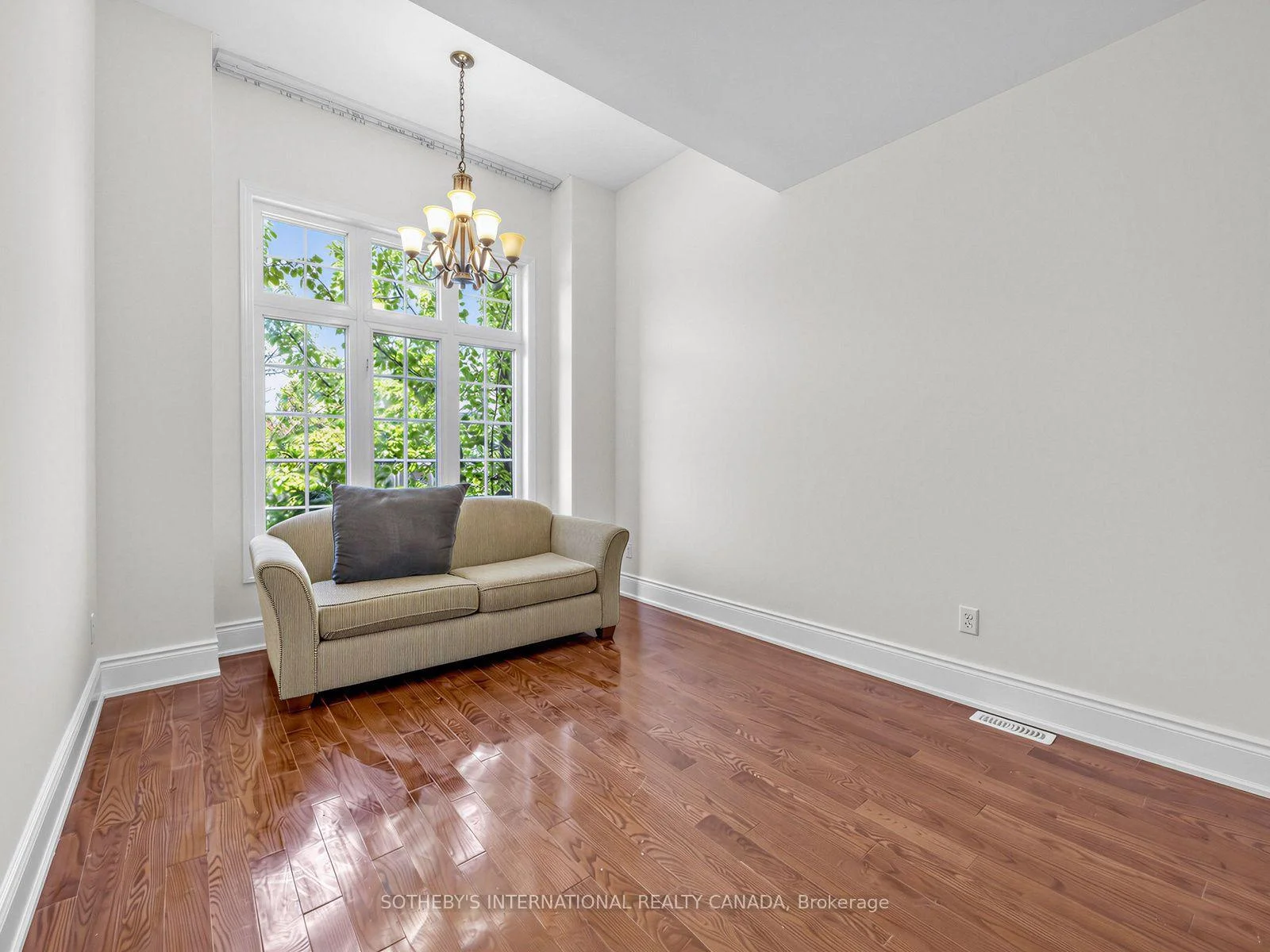 Photo 12 of 4690 Huffman Road, Burlington, Alton — HOMEH