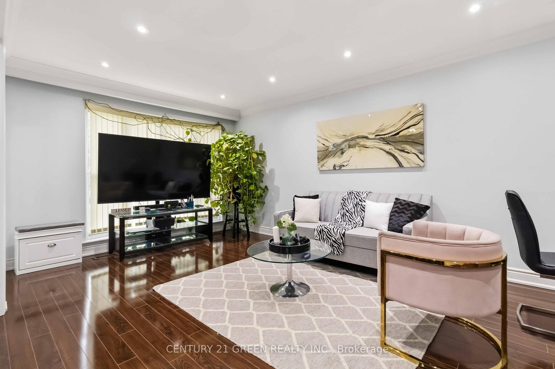 Photo 8 of 74 Davenport Crescent, Brampton, Southgate — HOMEH