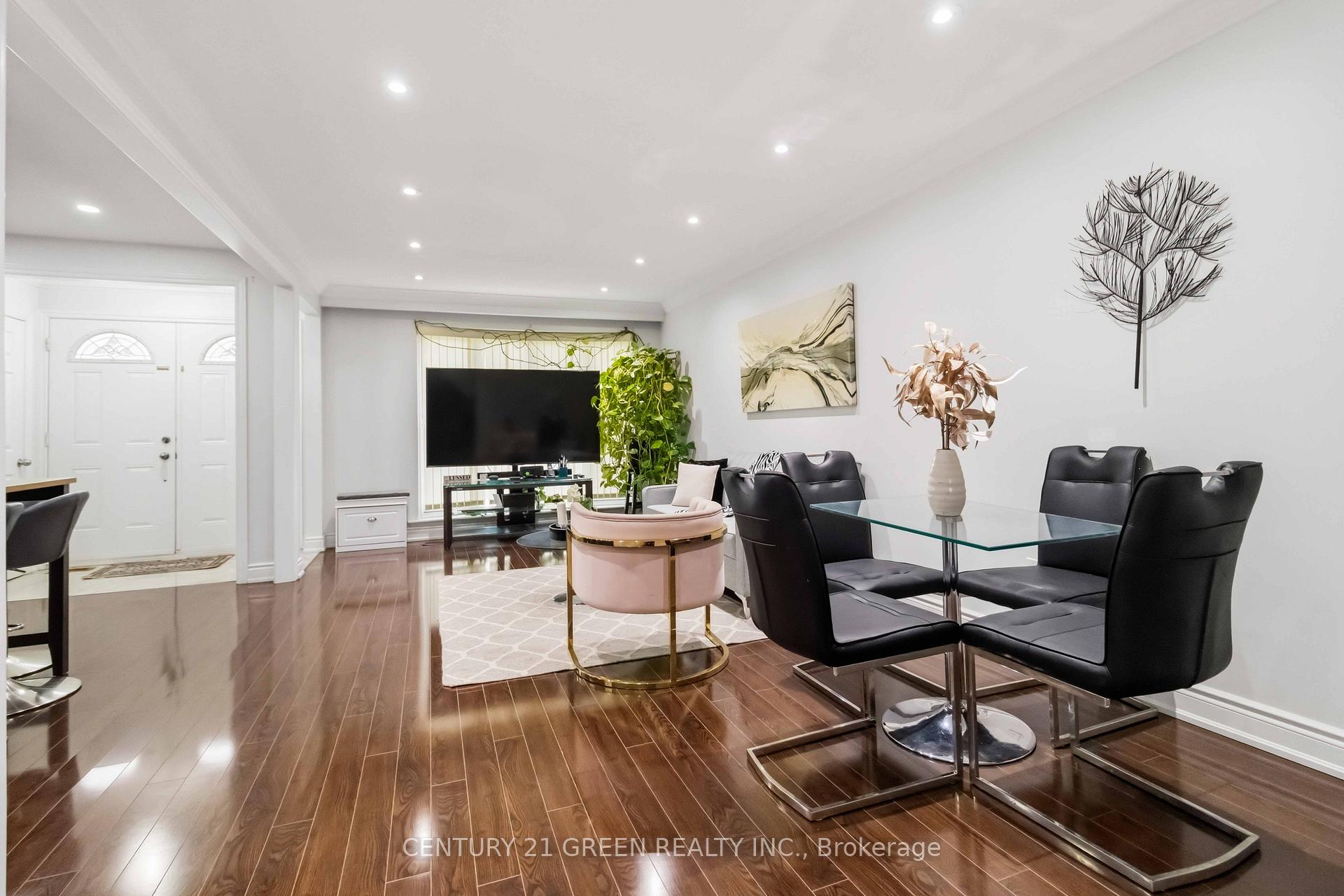 Photo 9 of 74 Davenport Crescent, Brampton, Southgate — HOMEH