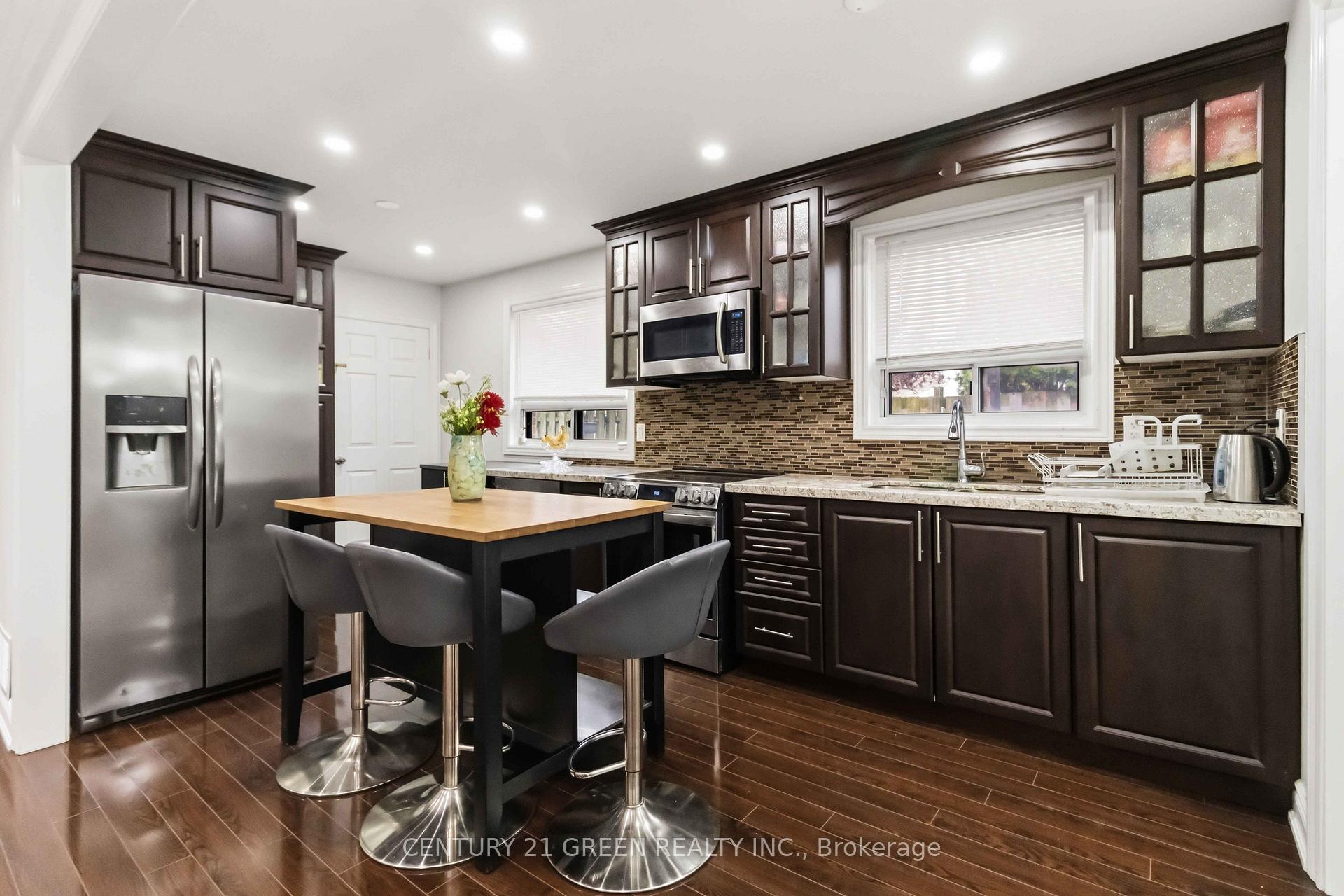 Photo 13 of 74 Davenport Crescent, Brampton, Southgate — HOMEH