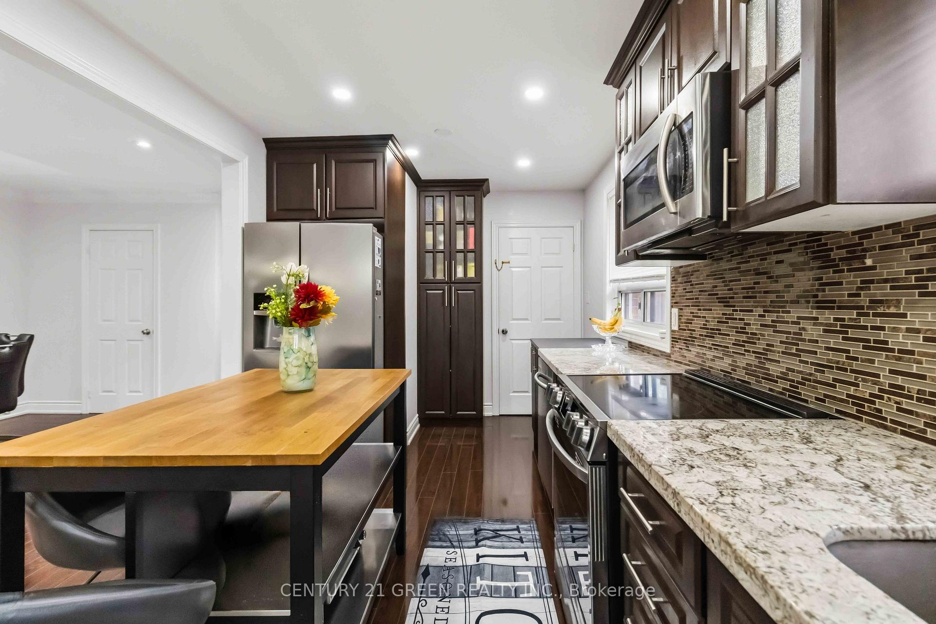 Photo 15 of 74 Davenport Crescent, Brampton, Southgate — HOMEH