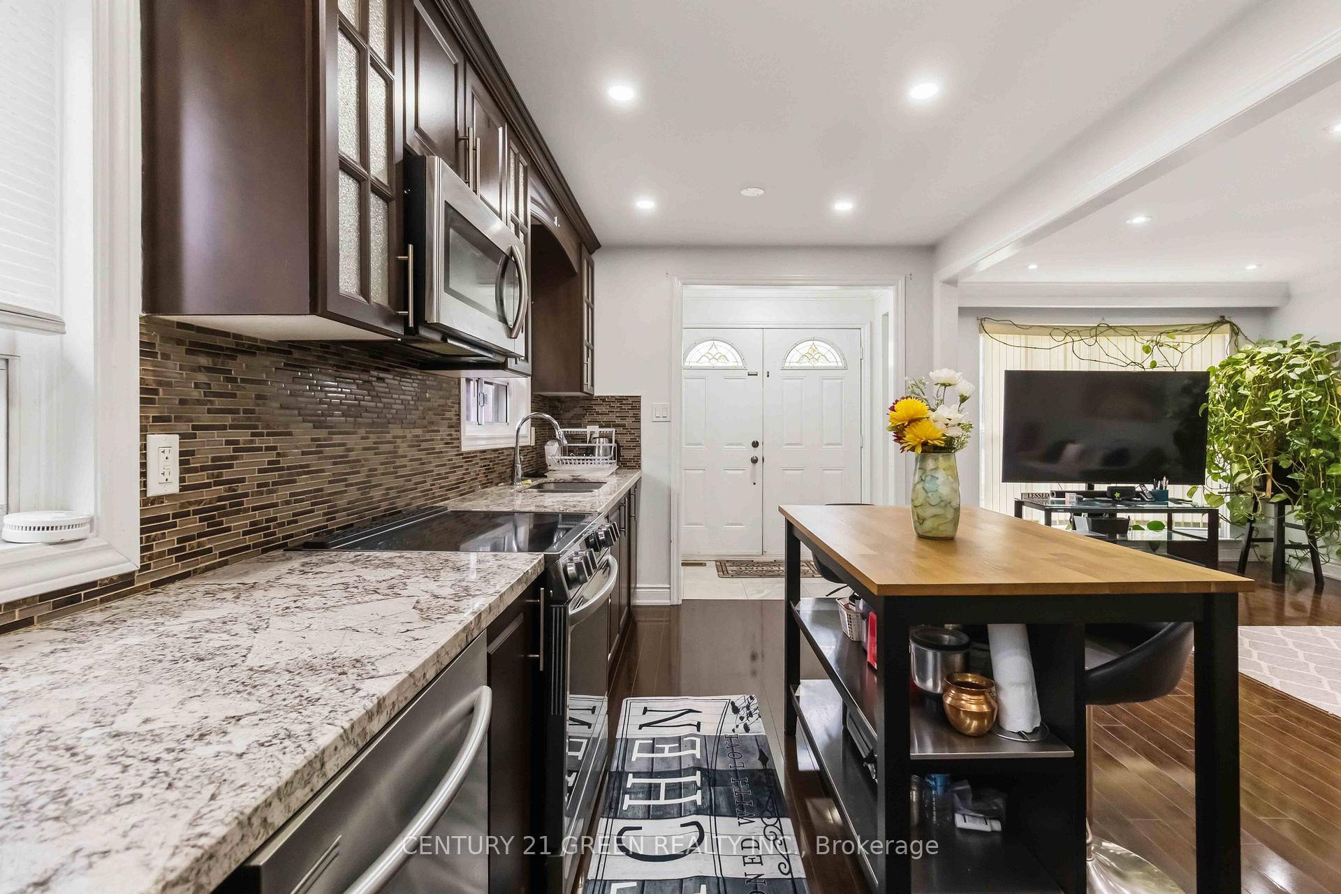 Photo 16 of 74 Davenport Crescent, Brampton, Southgate — HOMEH