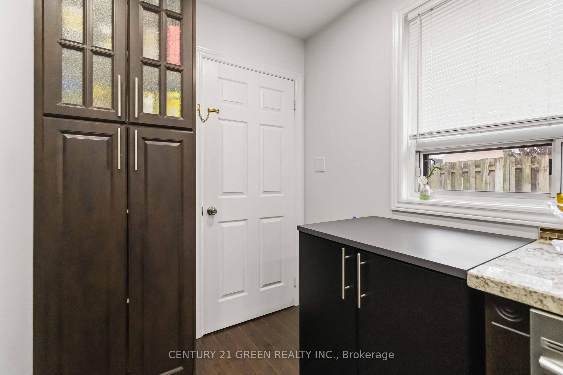 Photo 17 of 74 Davenport Crescent, Brampton, Southgate — HOMEH