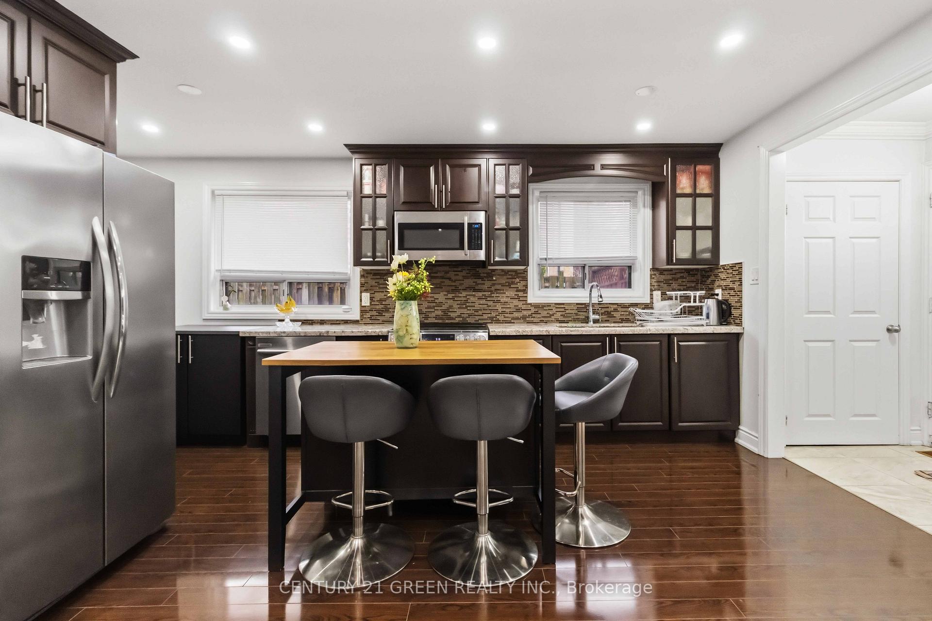 Photo 18 of 74 Davenport Crescent, Brampton, Southgate — HOMEH