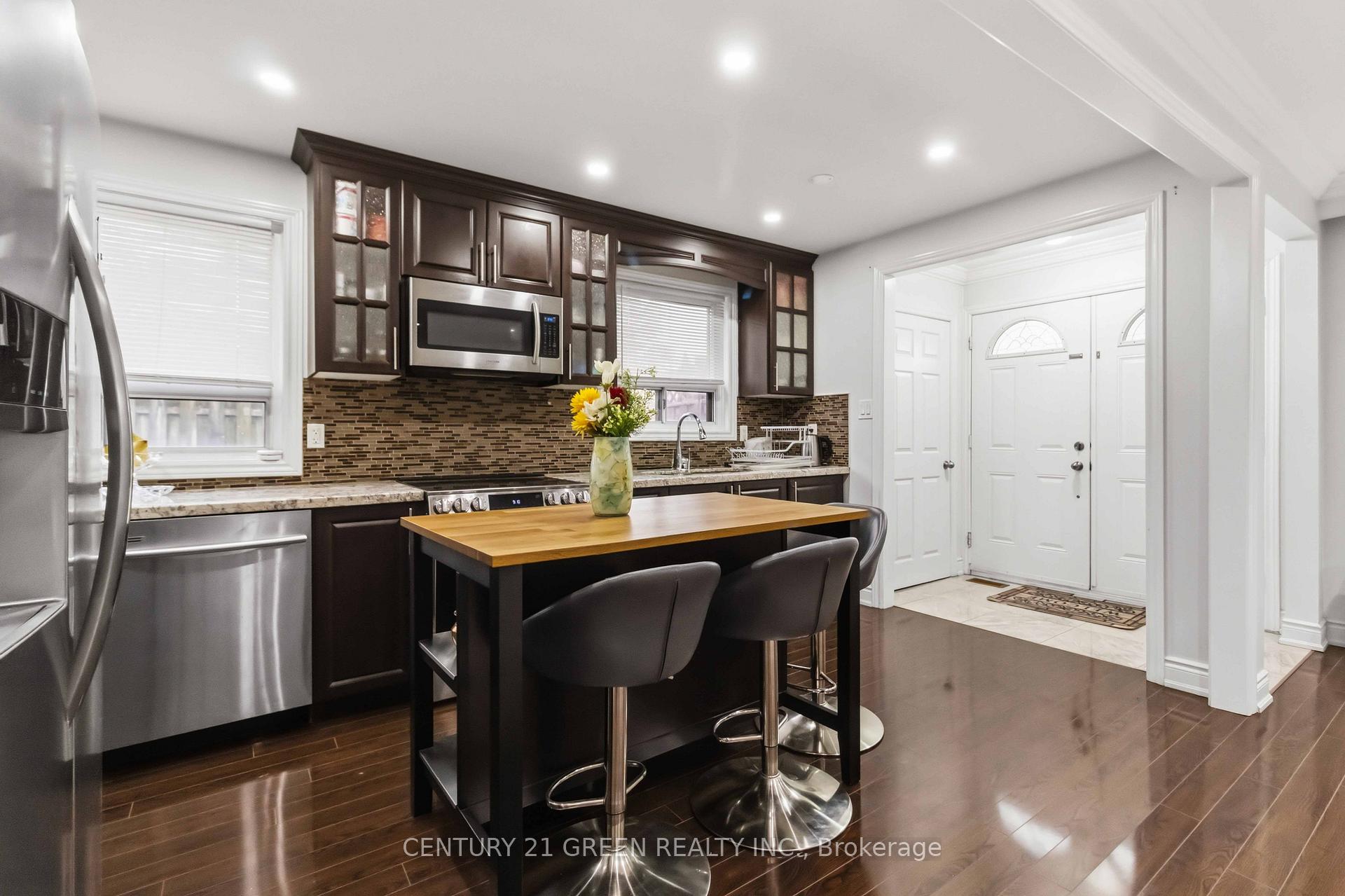 Photo 19 of 74 Davenport Crescent, Brampton, Southgate — HOMEH