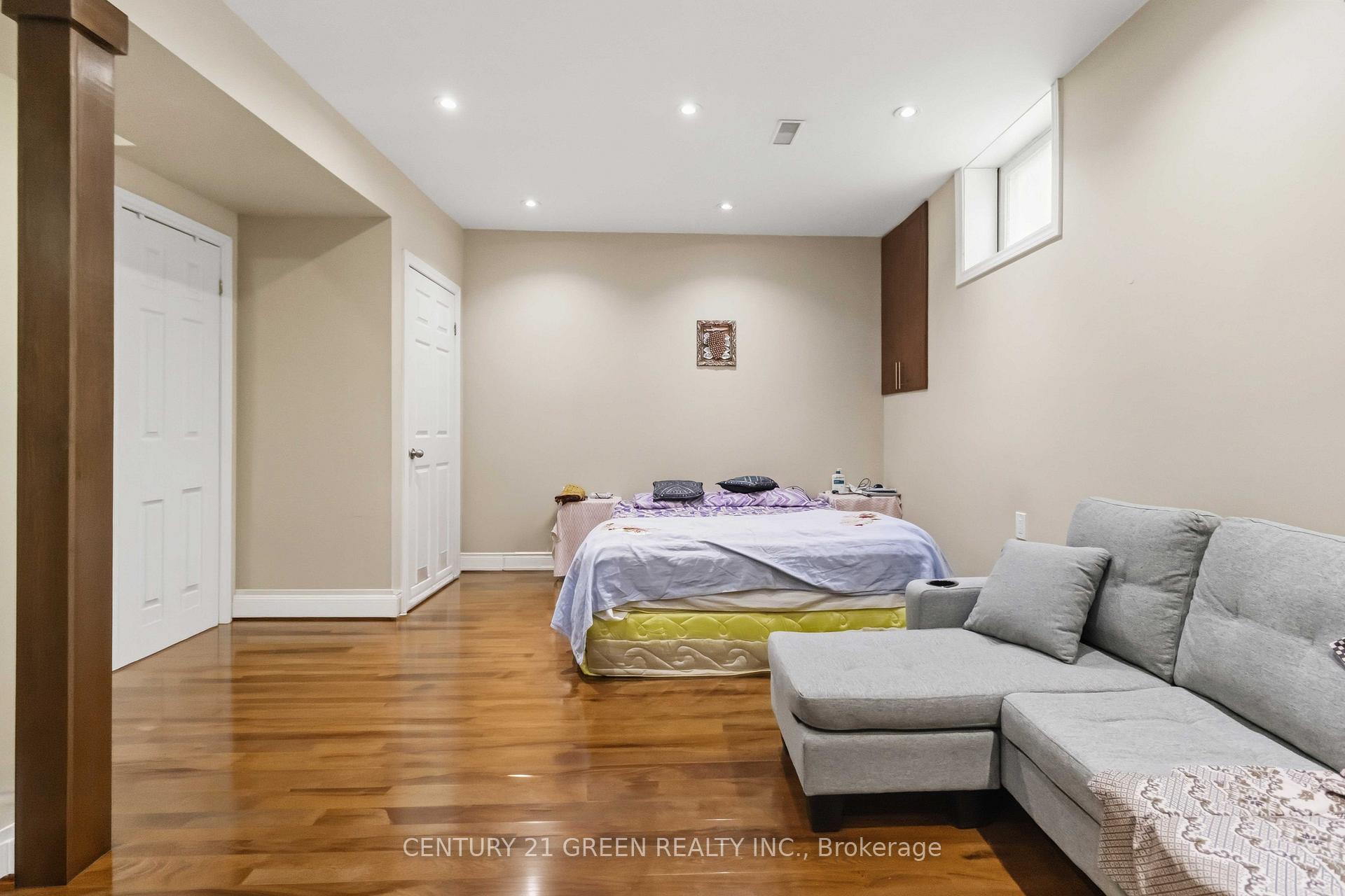 Photo 30 of 74 Davenport Crescent, Brampton, Southgate — HOMEH