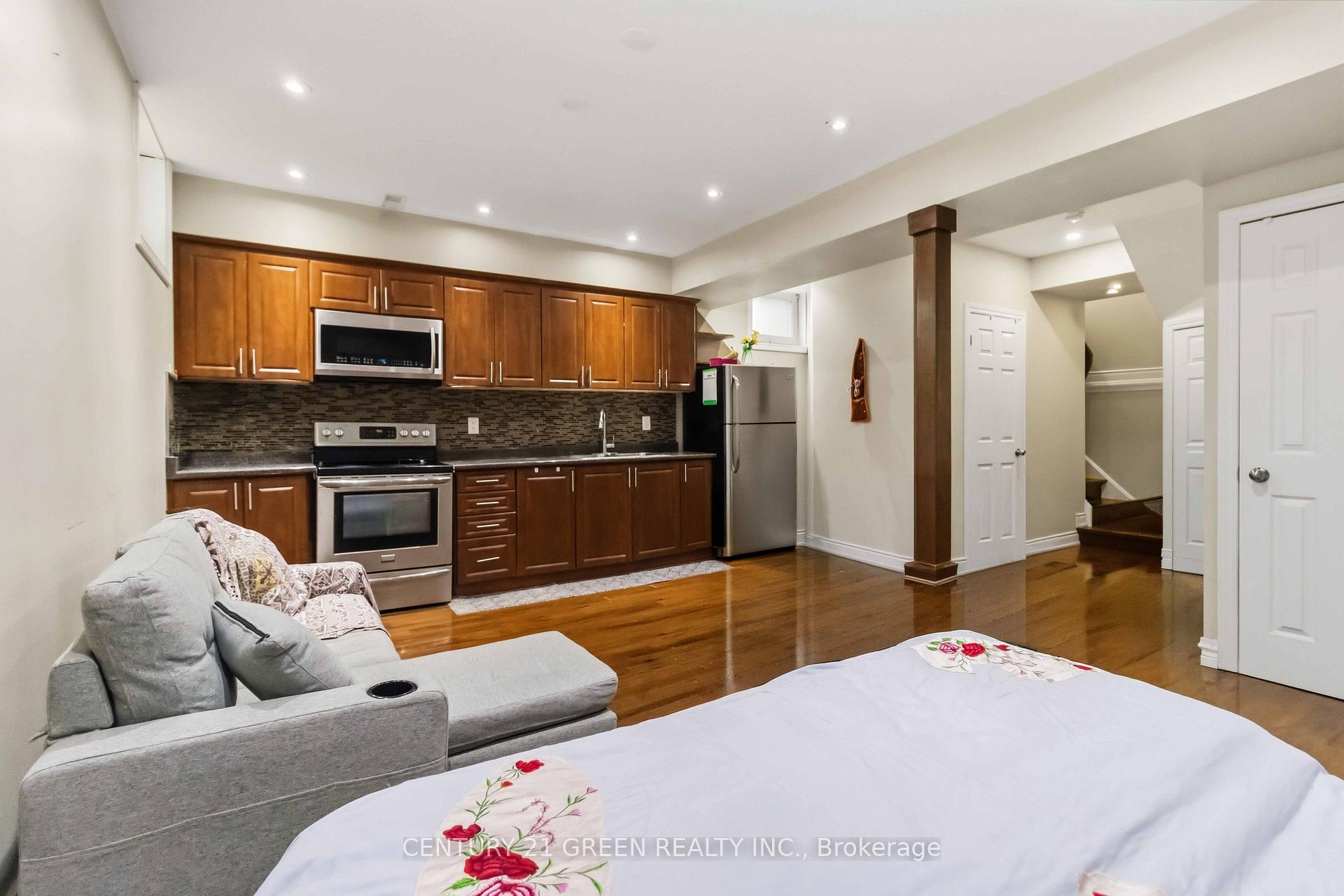 Photo 31 of 74 Davenport Crescent, Brampton, Southgate — HOMEH